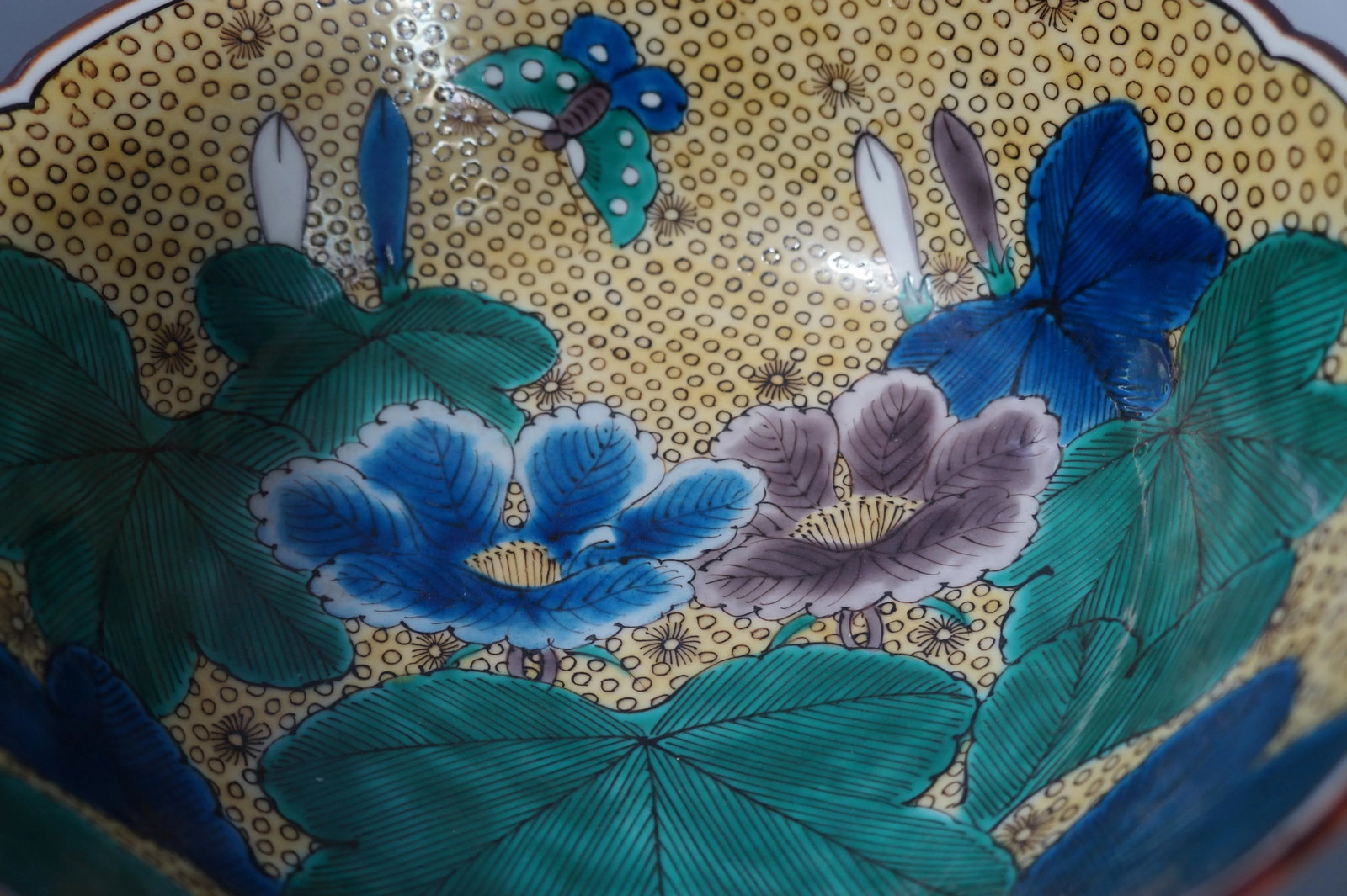 Antique Kutani Bowl in Floral Design - 6