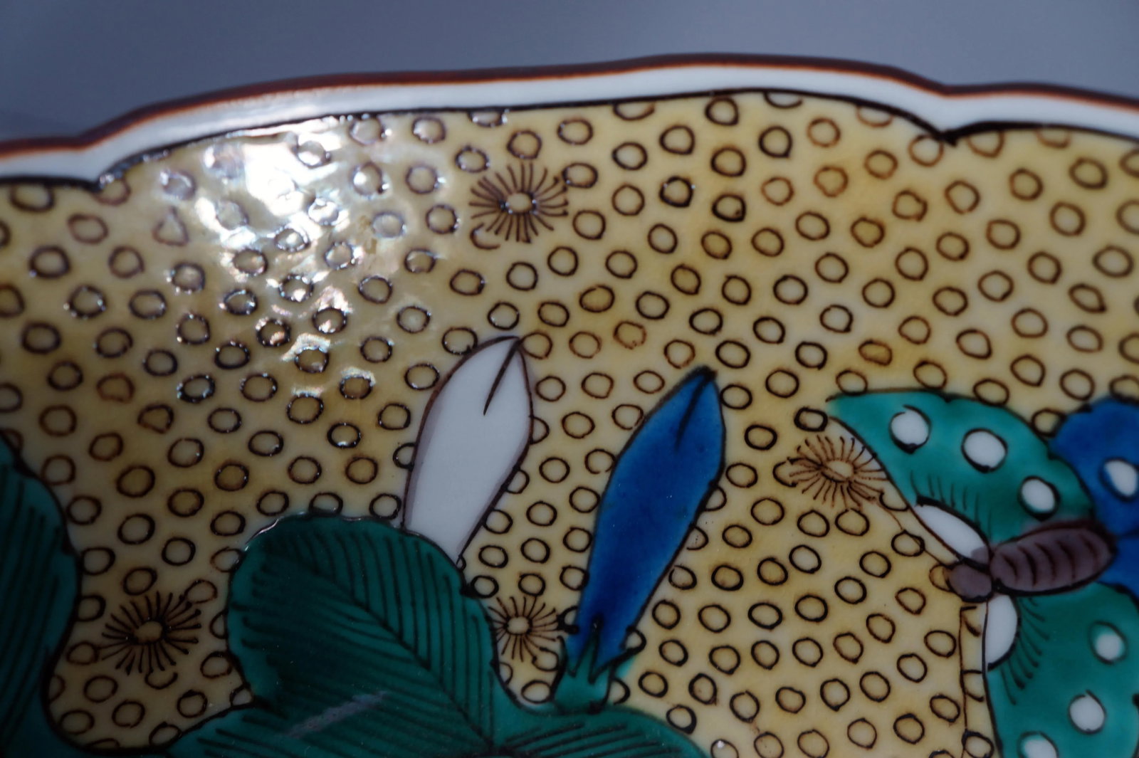 Antique Kutani Bowl in Floral Design - 8