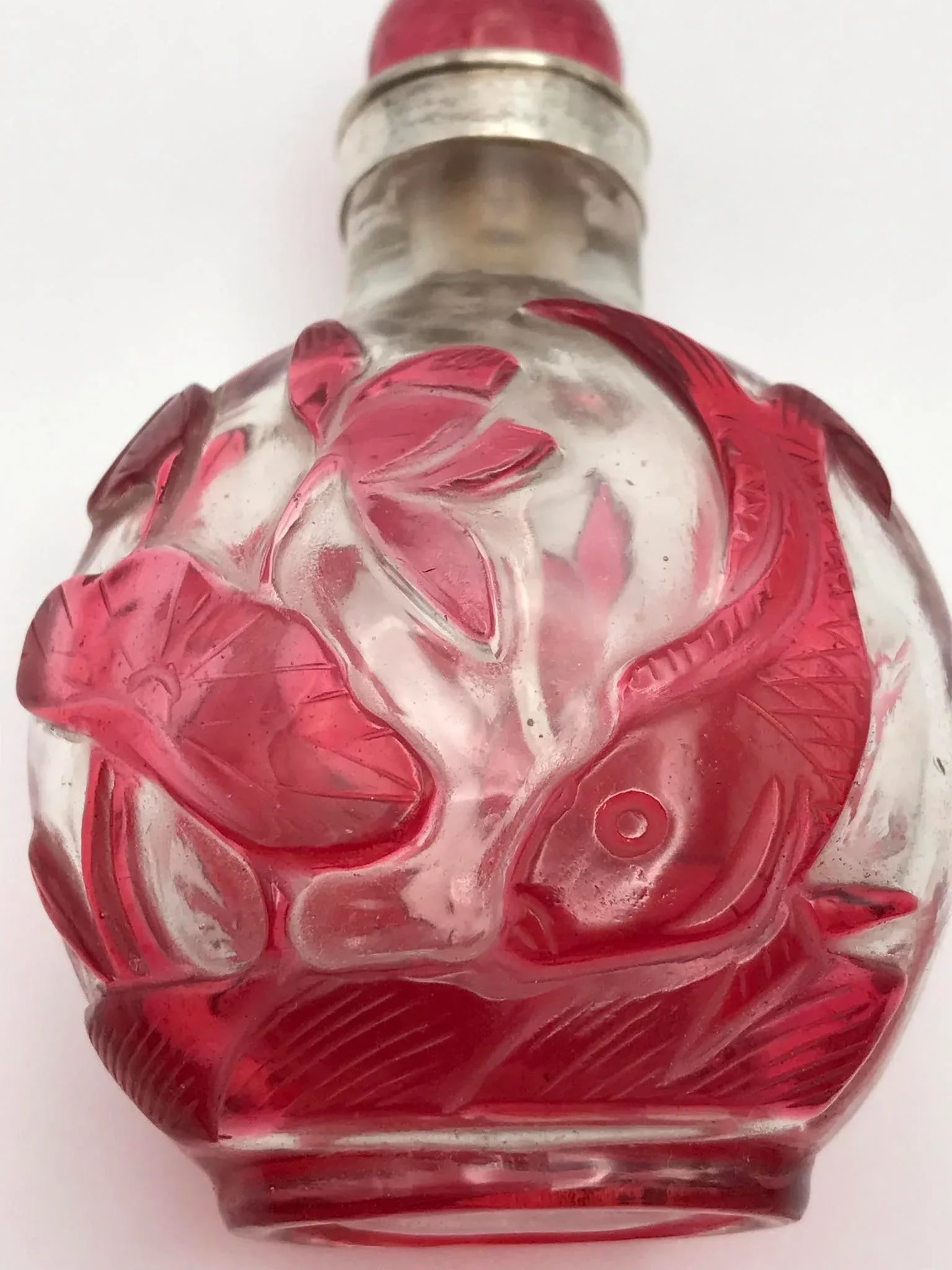 Antique Beijing Glass Snuff Bottle With Red Glass Overlay - 11