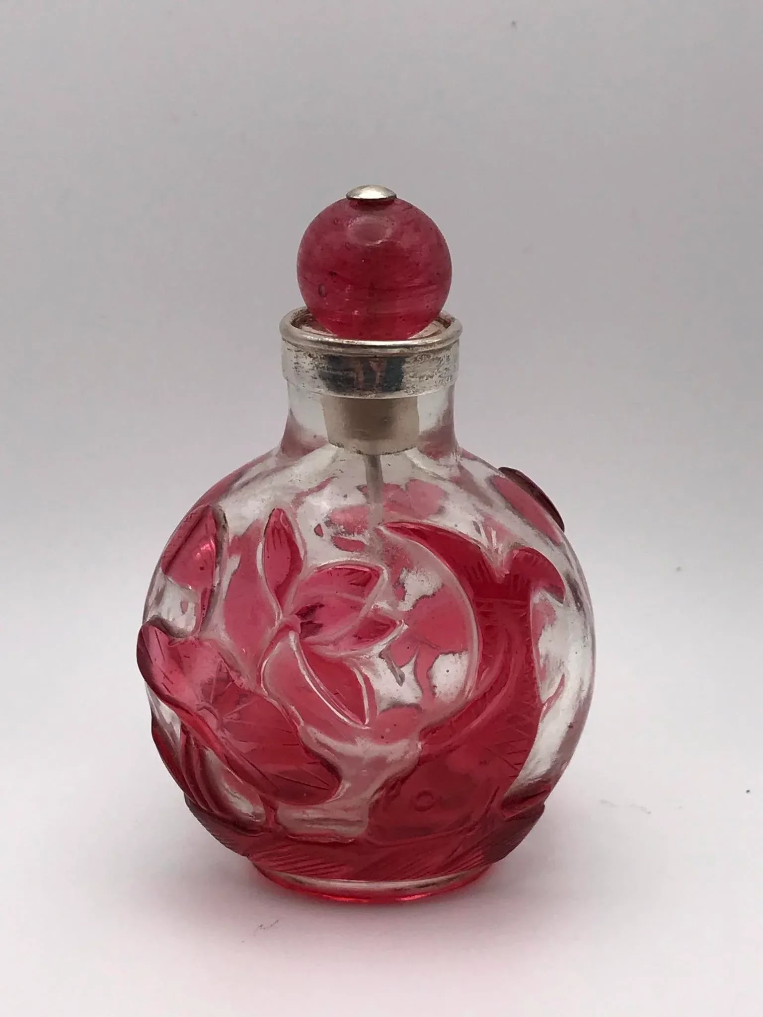Antique Beijing Glass Snuff Bottle With Red Glass Overlay - 3