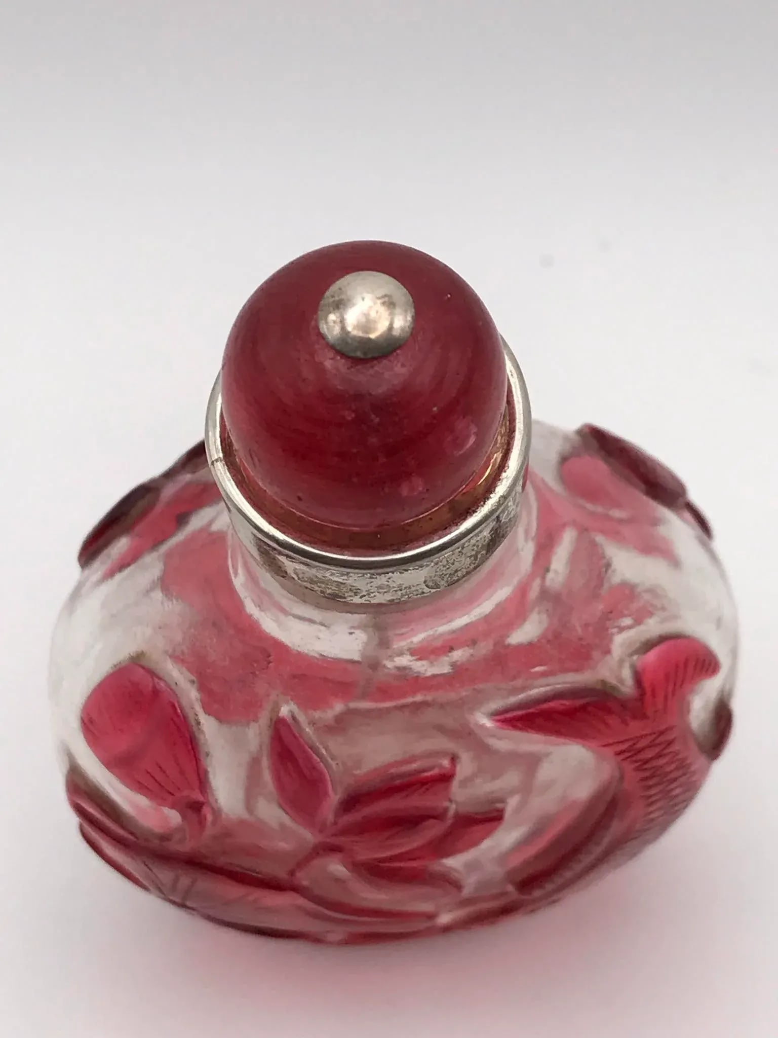 Antique Beijing Glass Snuff Bottle With Red Glass Overlay - 9