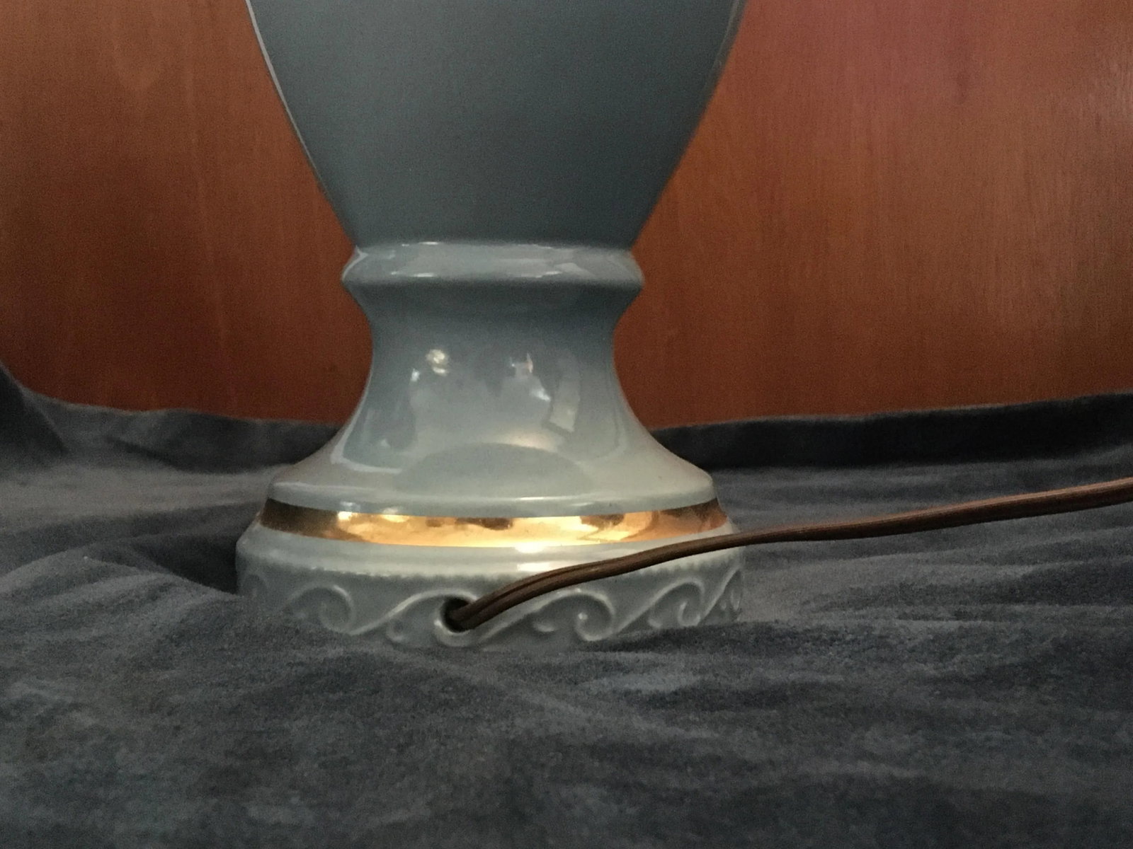 Vintage Mid 20th Century Powder Blue Regency Scenic Table Lamp - 10