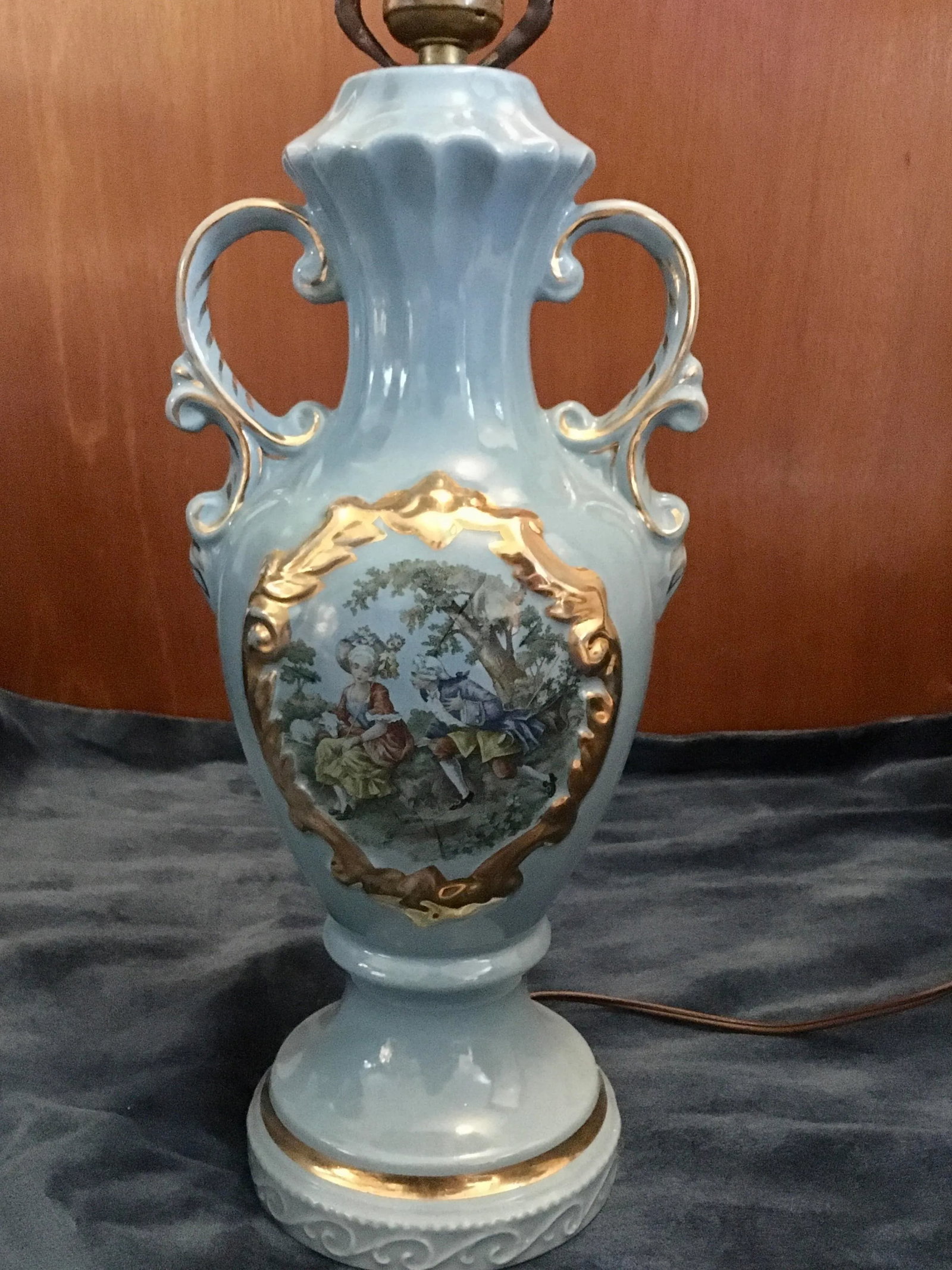 Vintage Mid 20th Century Powder Blue Regency Scenic Table Lamp - 3