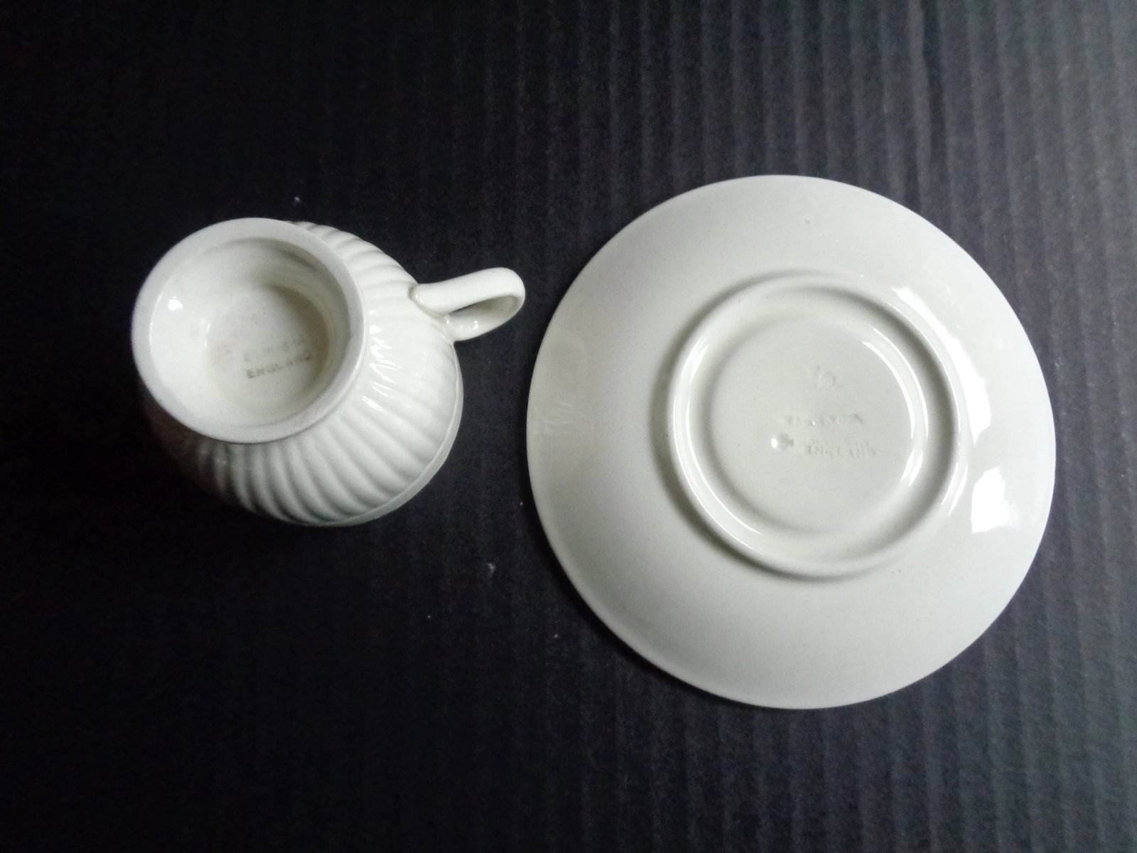 Mid-Century Wedgwood England Etruria Demitasse Coffee Cups & Saucers Set- 16 Pieces - 3
