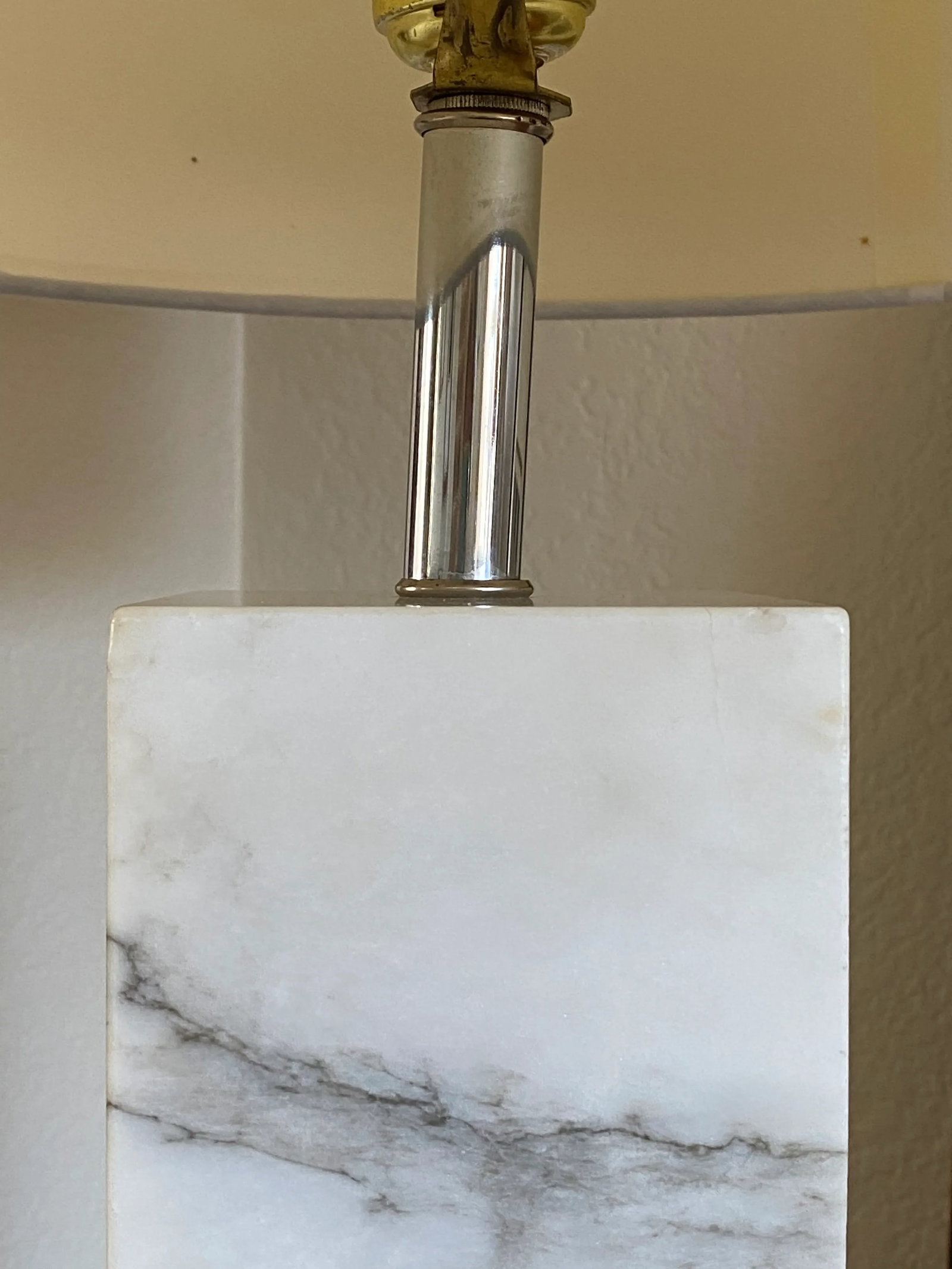Minimalist White Marble Plinth Table Lamp Knoll-Style (After Nessen) - 15