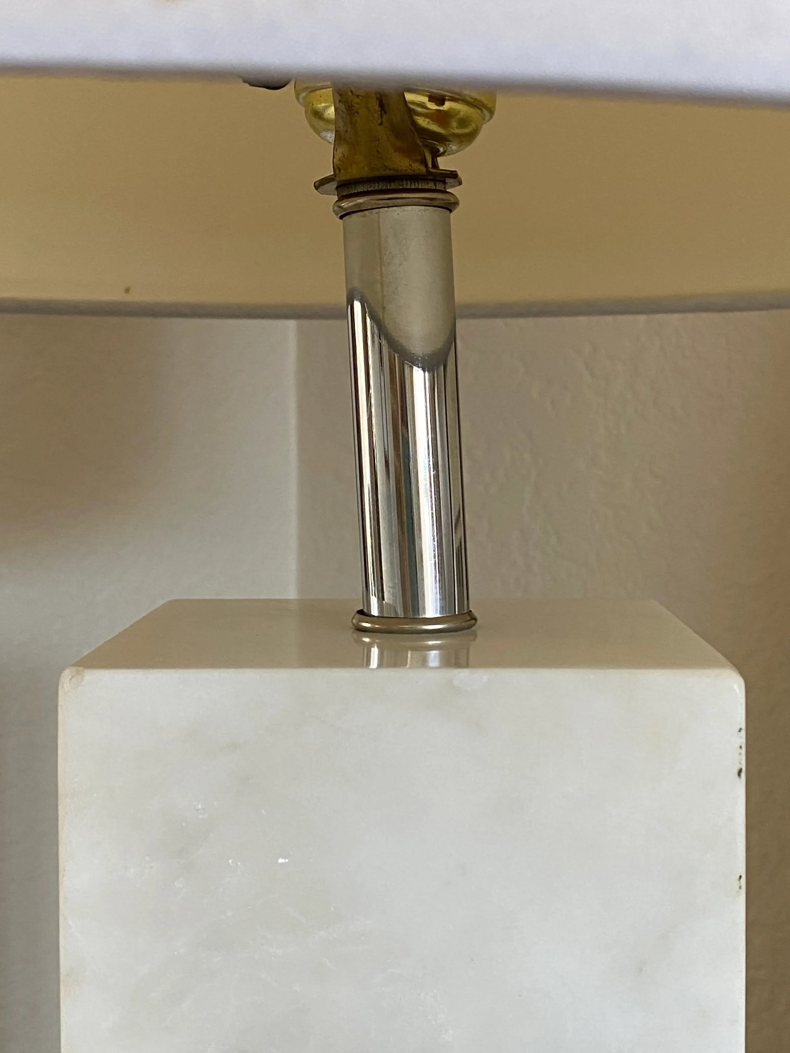 Minimalist White Marble Plinth Table Lamp Knoll-Style (After Nessen) - 16
