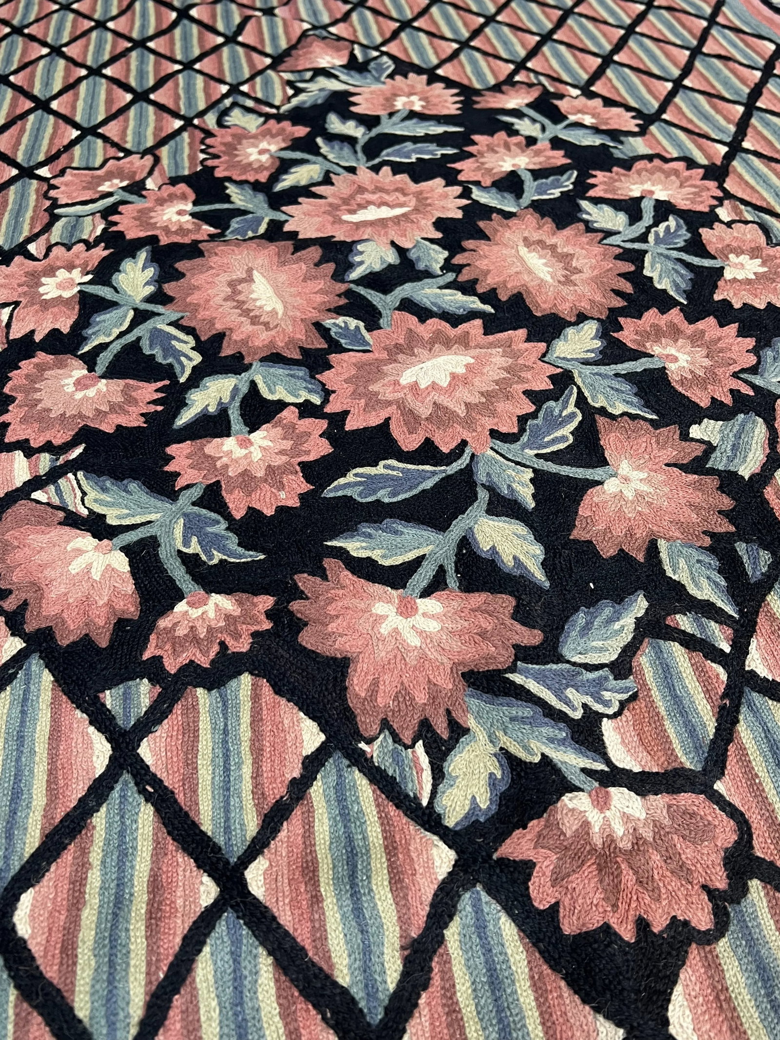 Handwoven Chainstitch Style Rug 5'6" X 8'6" - 10