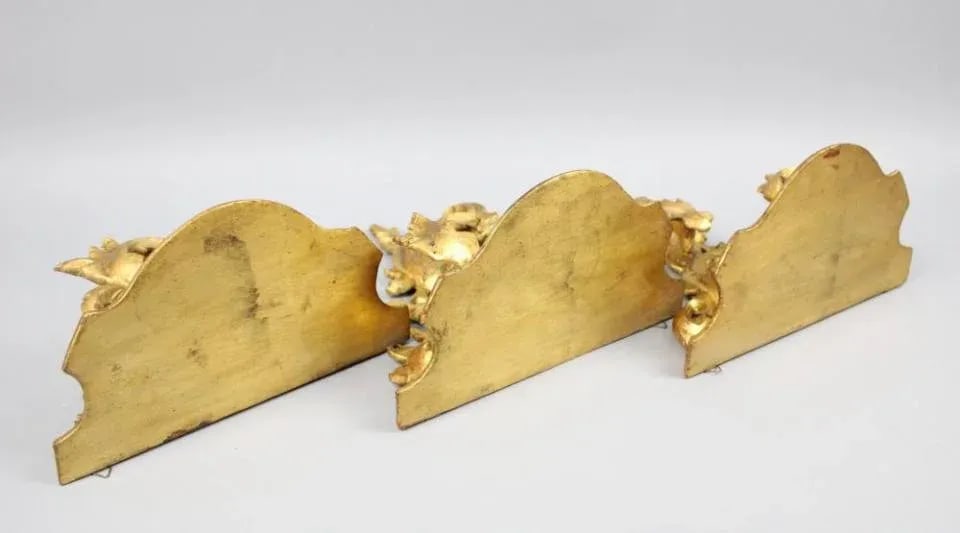 1950s Carved and Quilted Rococo Hollywood Regency Italian Wooden Wall Brackets- Set of 3 - 5