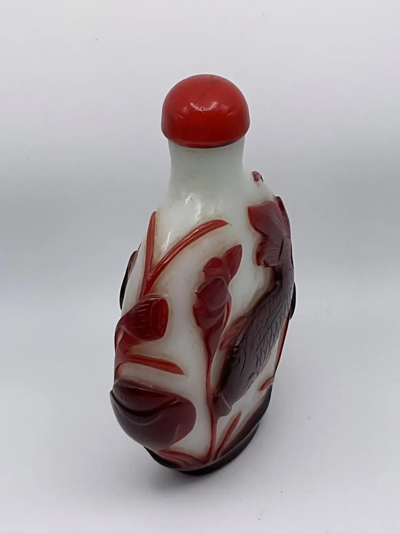 Early 20th Century Oversize Large Opaline Glass Snuff Bottle With Red Overlay of Fish Design - 2