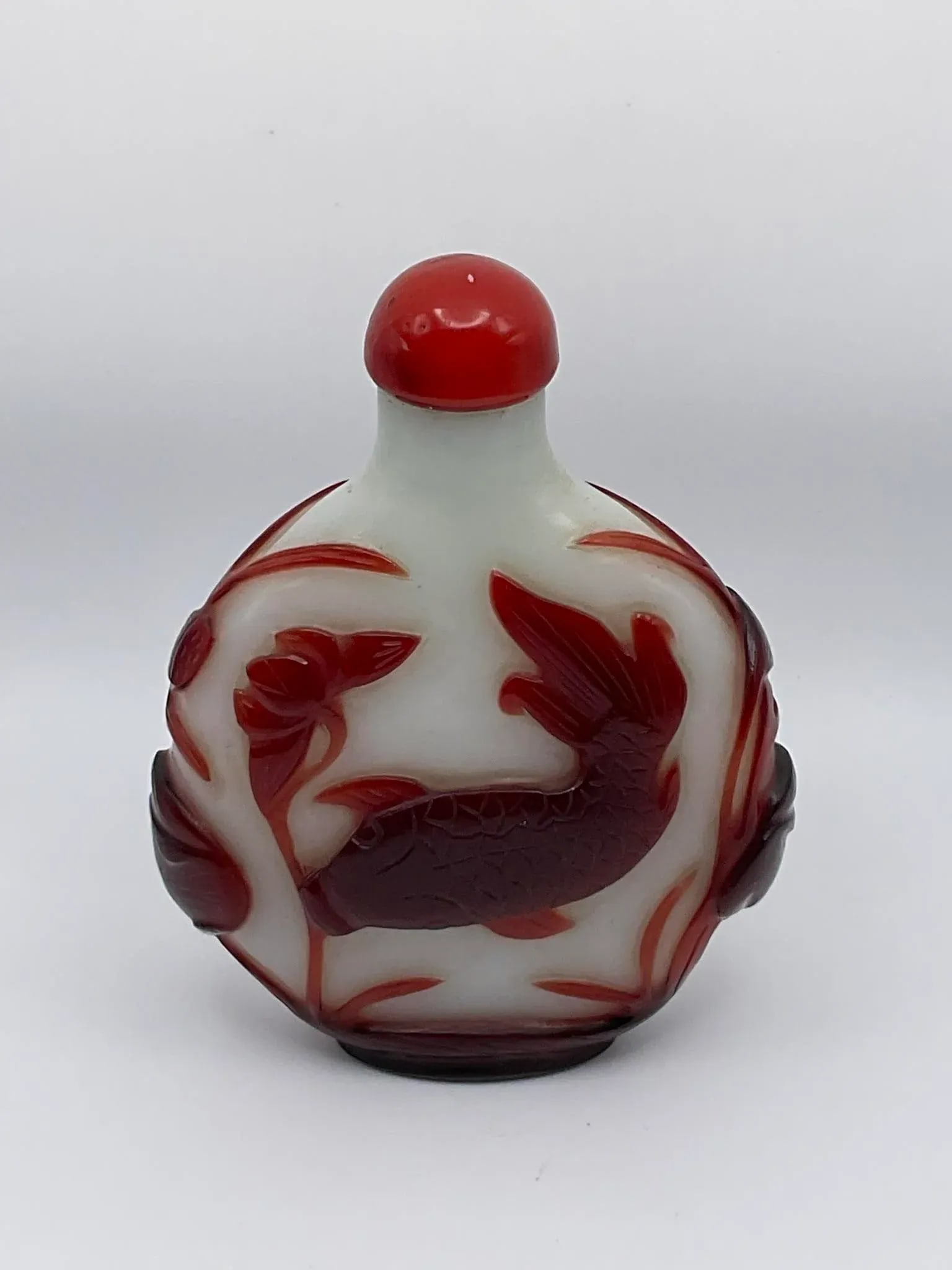 Early 20th Century Oversize Large Opaline Glass Snuff Bottle With Red Overlay of Fish Design - 4