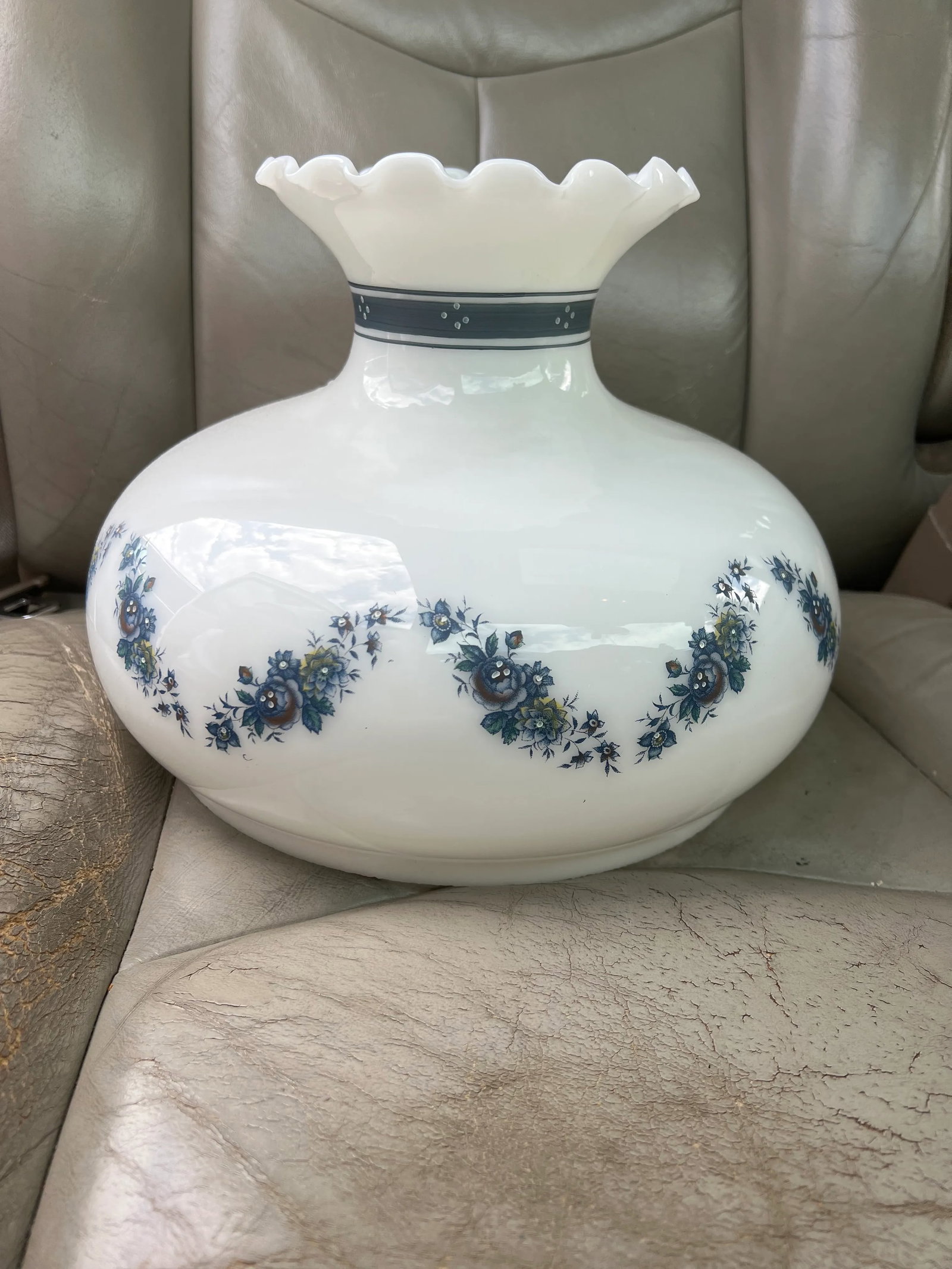 Mid 20th Century Glass Shade Lamp - 3