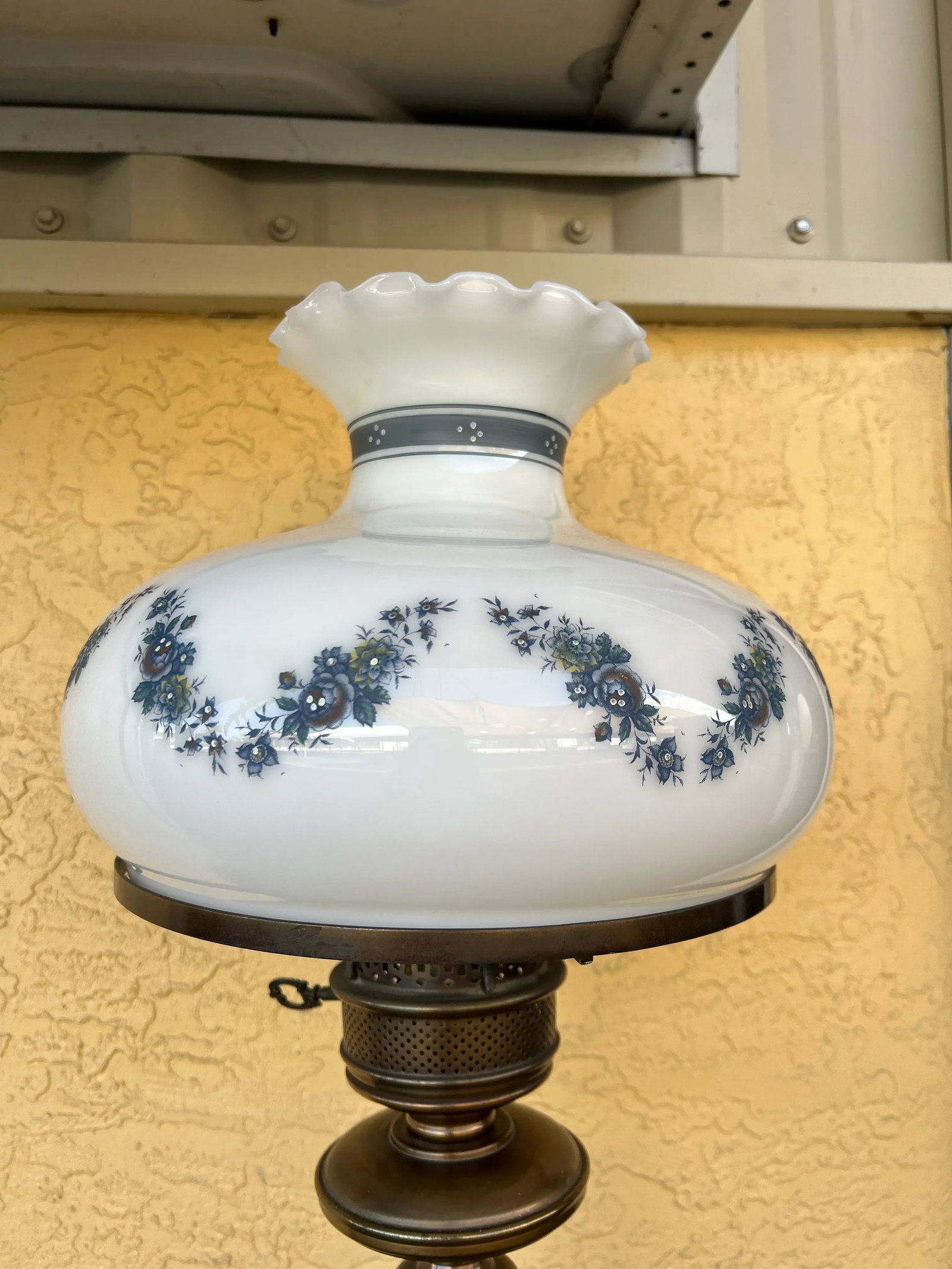 Mid 20th Century Glass Shade Lamp - 4