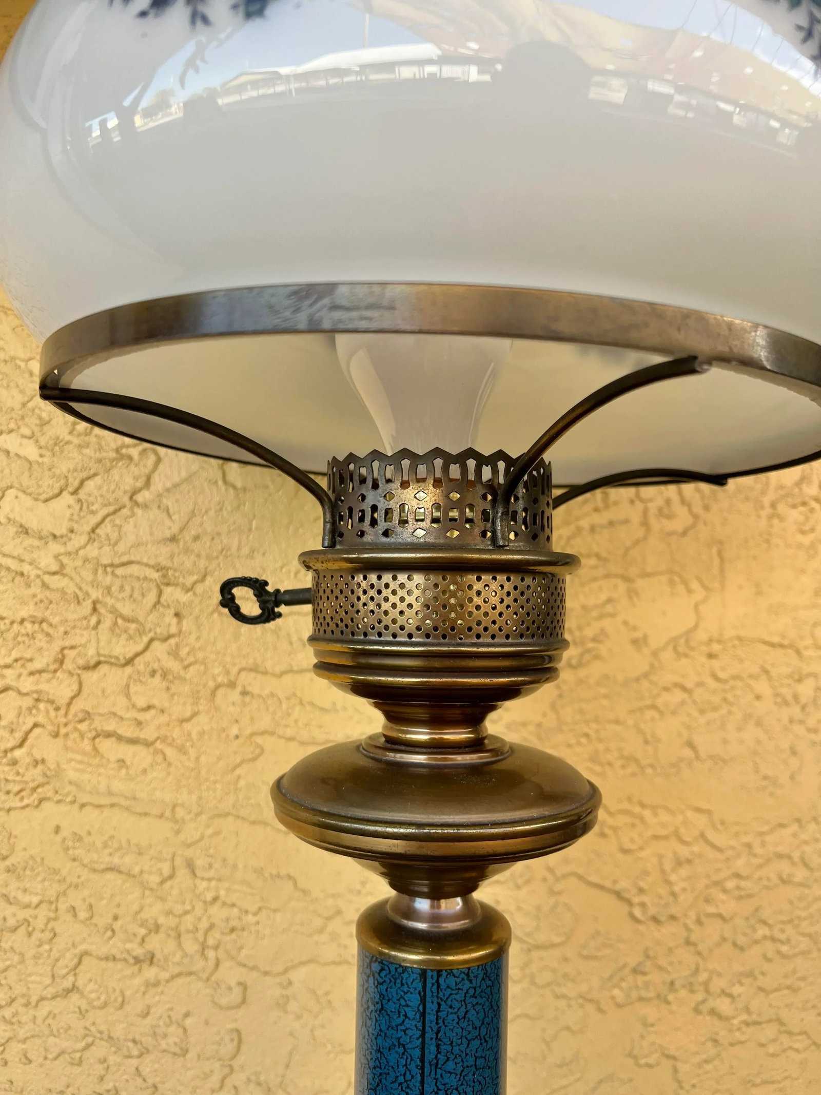 Mid 20th Century Glass Shade Lamp - 9