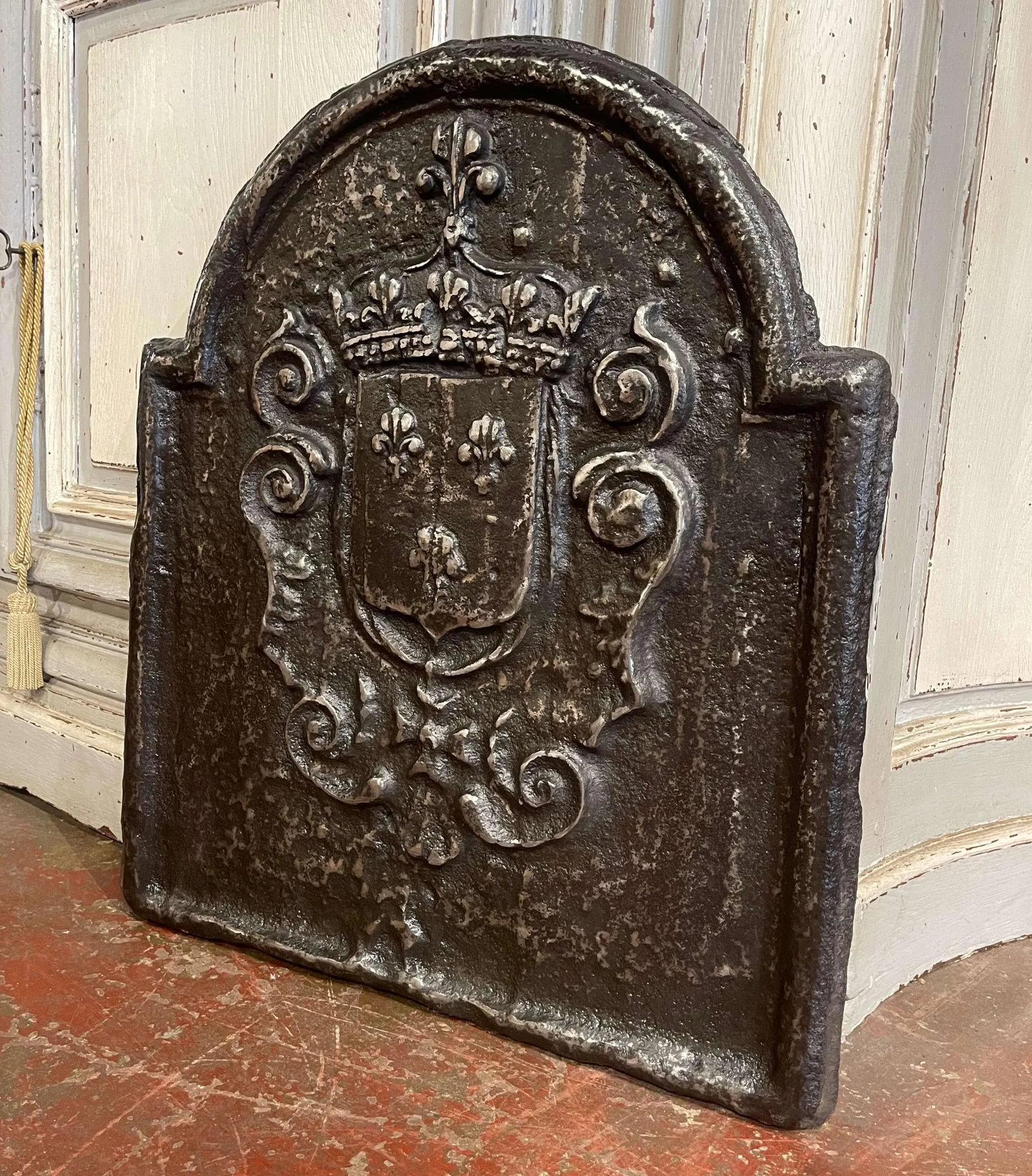 18th Century French Cast Iron Fireback With Royal Coat of Arms - 2