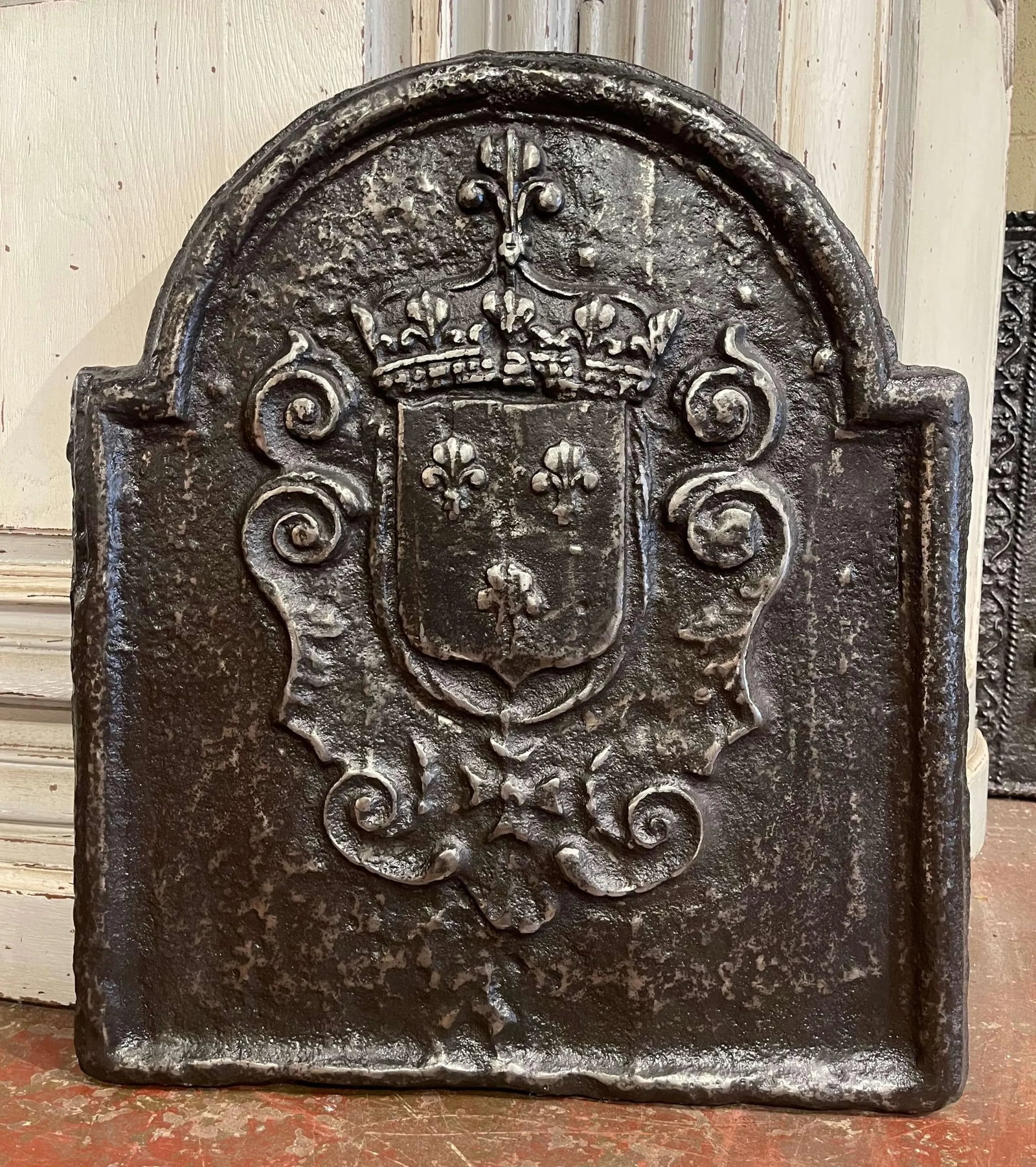 18th Century French Cast Iron Fireback With Royal Coat of Arms - 5
