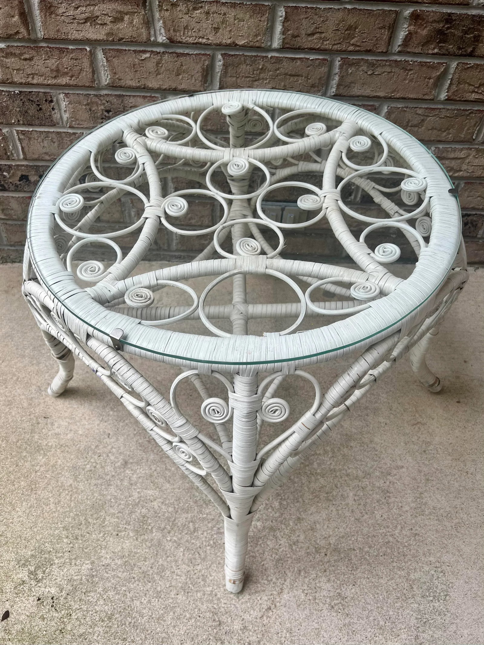 Vintage Rattan Fiddlehead White Wicker Peacock Fan Chair & Glass Top Table - 3