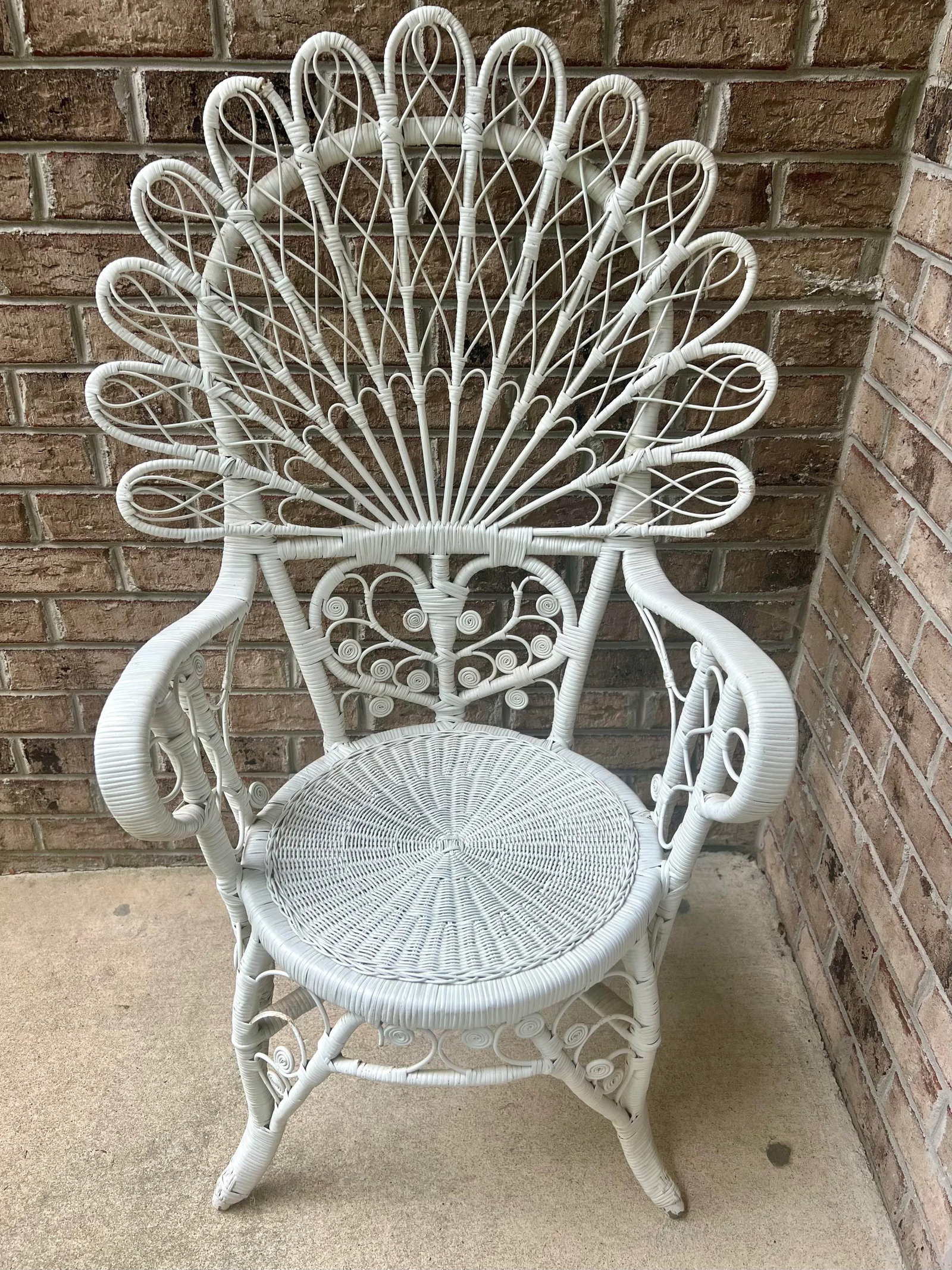 Vintage Rattan Fiddlehead White Wicker Peacock Fan Chair & Glass Top Table - 5