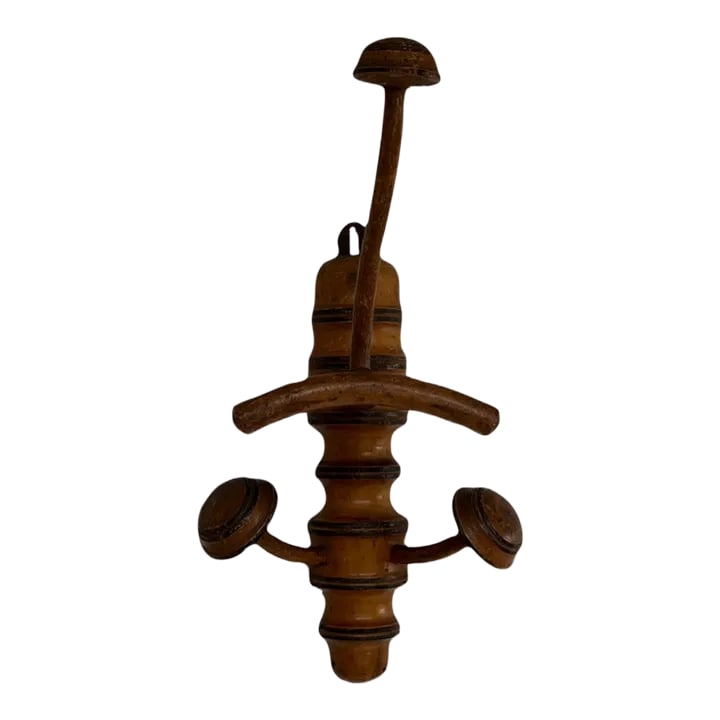 19th Century Antique English Bamboo Coat and Hat Hanger: 19th Century Antique English Bamboo Coat Hanger Victorian Era Circa 1890 Overall dimensions: 17"H x 9"W x 7.5"D Dimensions of main body: 14"H x 3.5"W x 1.5"D Condition: Alterations: Original Condition