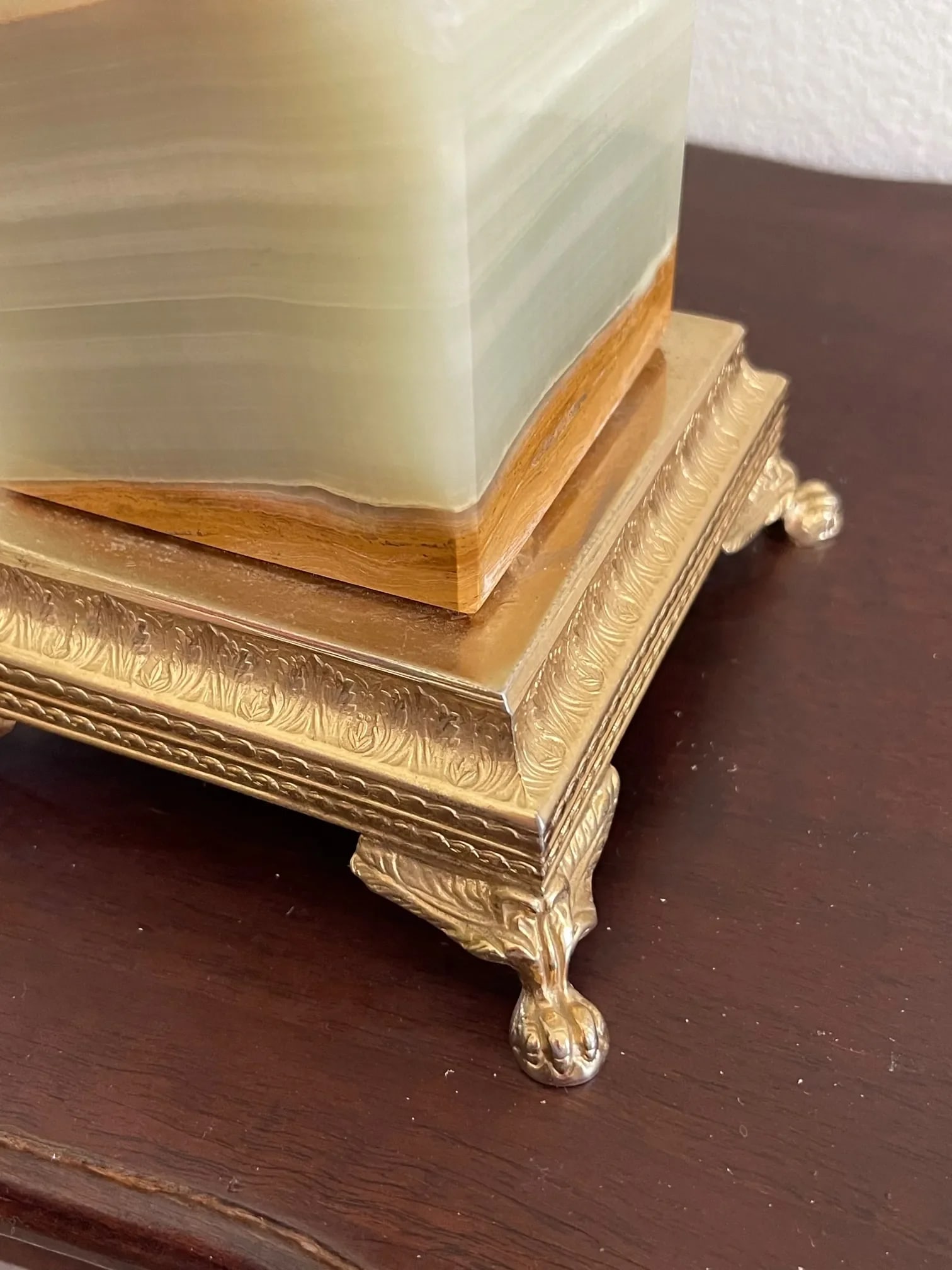 Mid Century Ornate Italian Onyx and Brass Table Lamp - 4