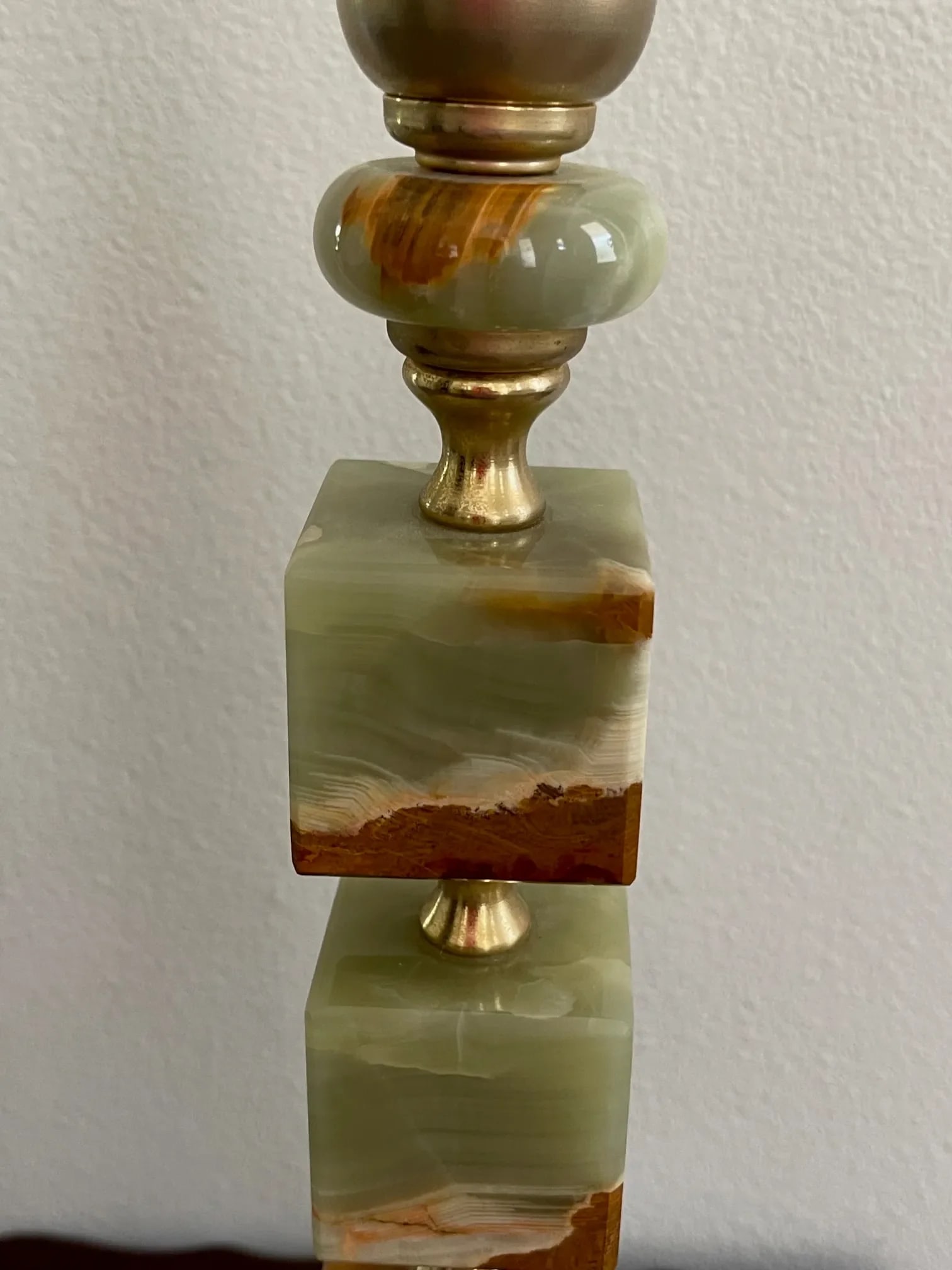 Mid Century Ornate Italian Onyx and Brass Table Lamp - 6