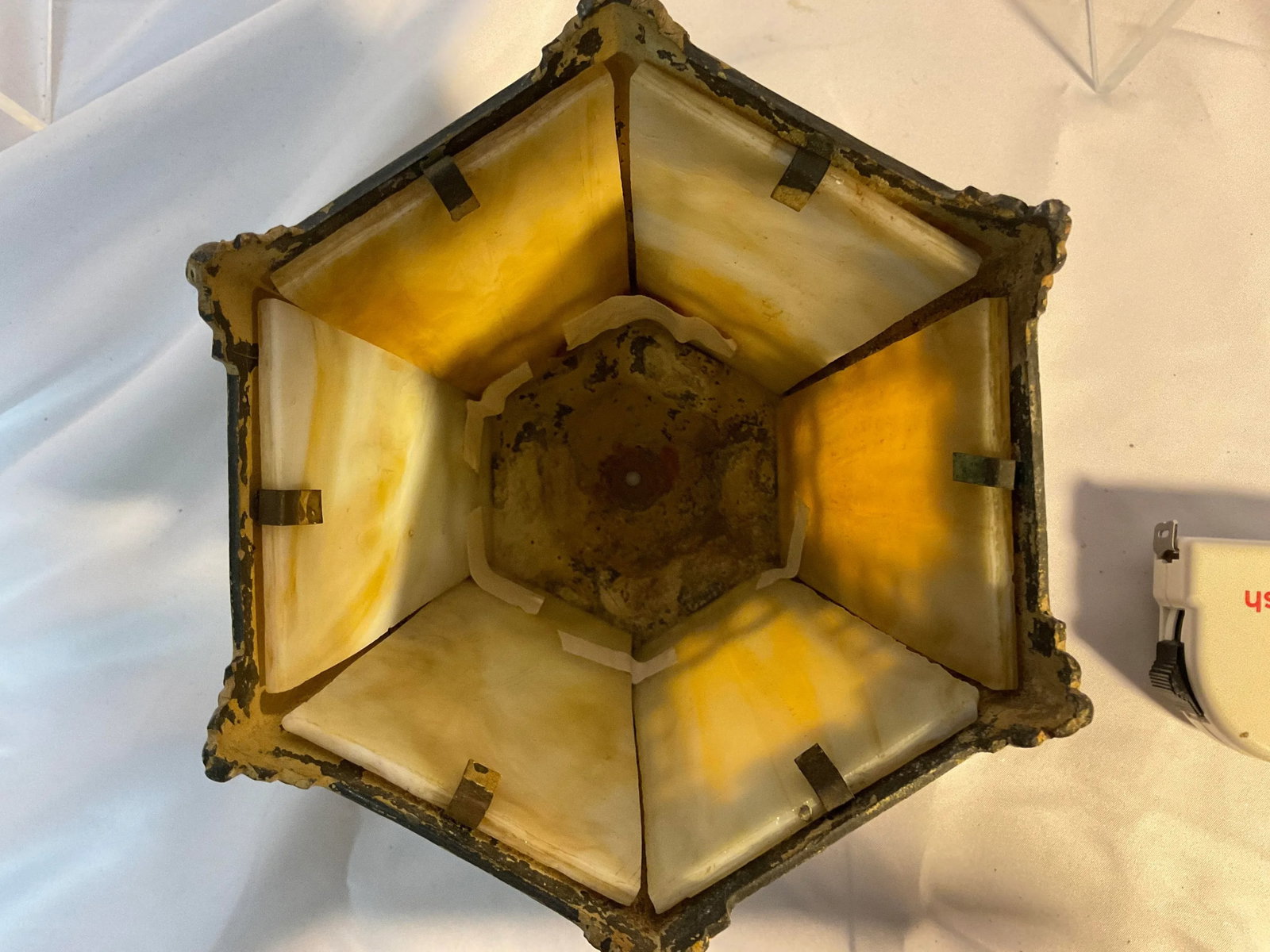 Early 20th Century Cast Iron Boudoir Slag Glass Lamp - 3