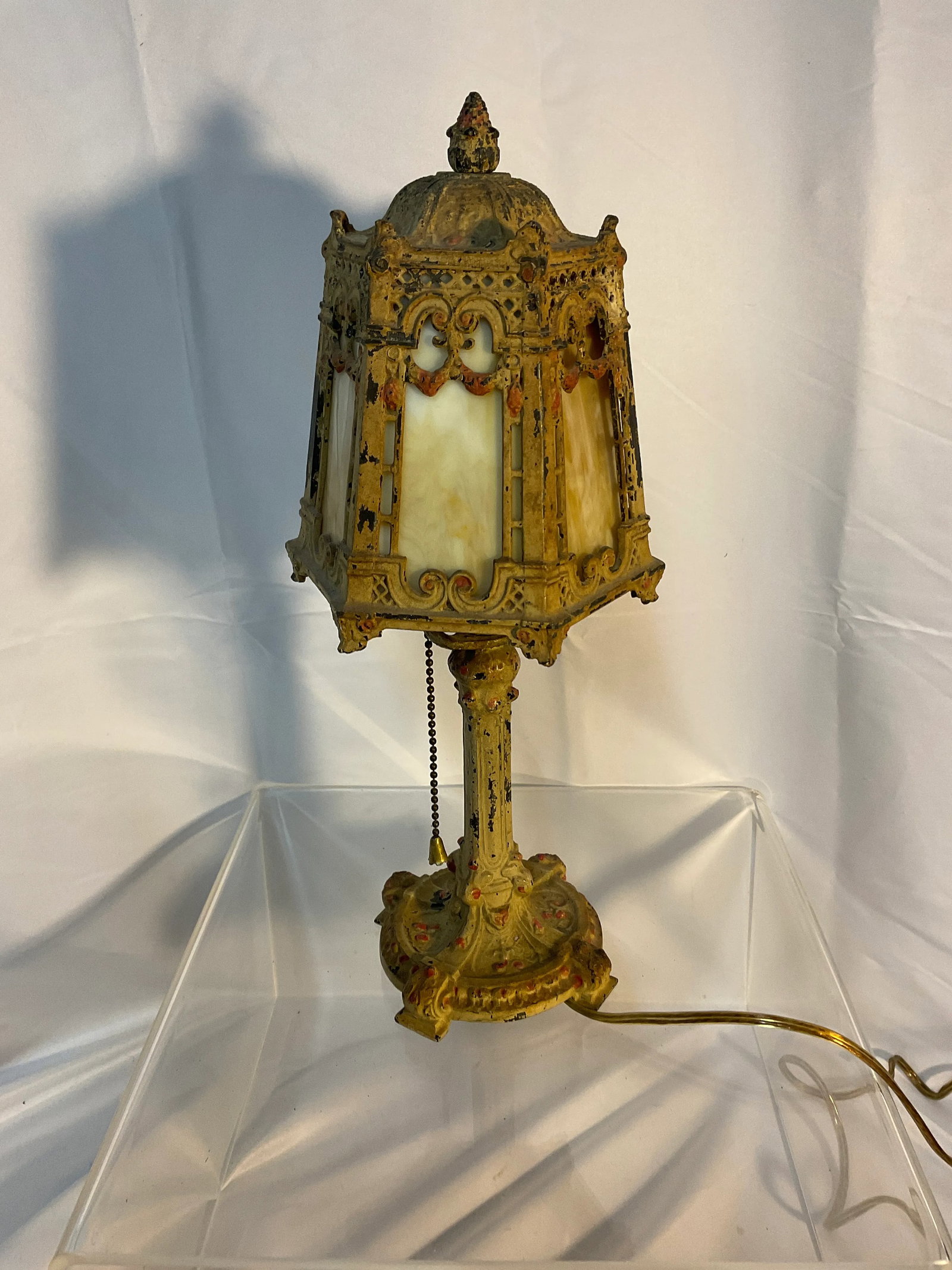 Early 20th Century Cast Iron Boudoir Slag Glass Lamp - 5