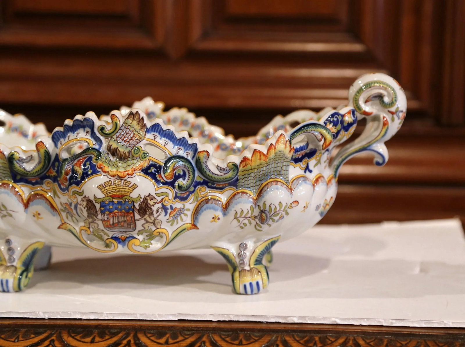 Large Early 20th Century French Hand-Painted Faience Jardiniere From Normandy - 8