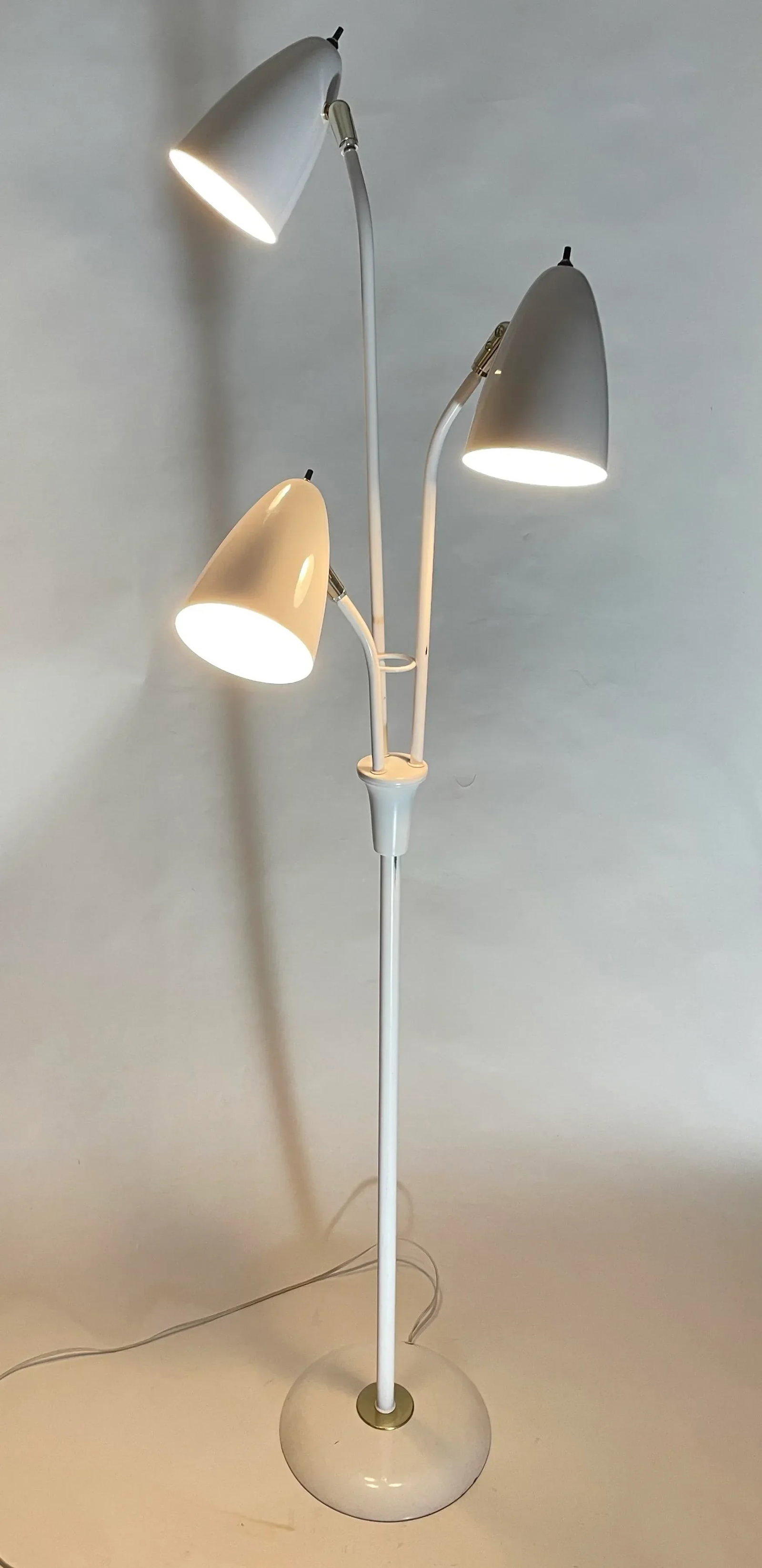 1950s Gerald Thurston Triennale Floor Lamp for Lightolier in White - 3