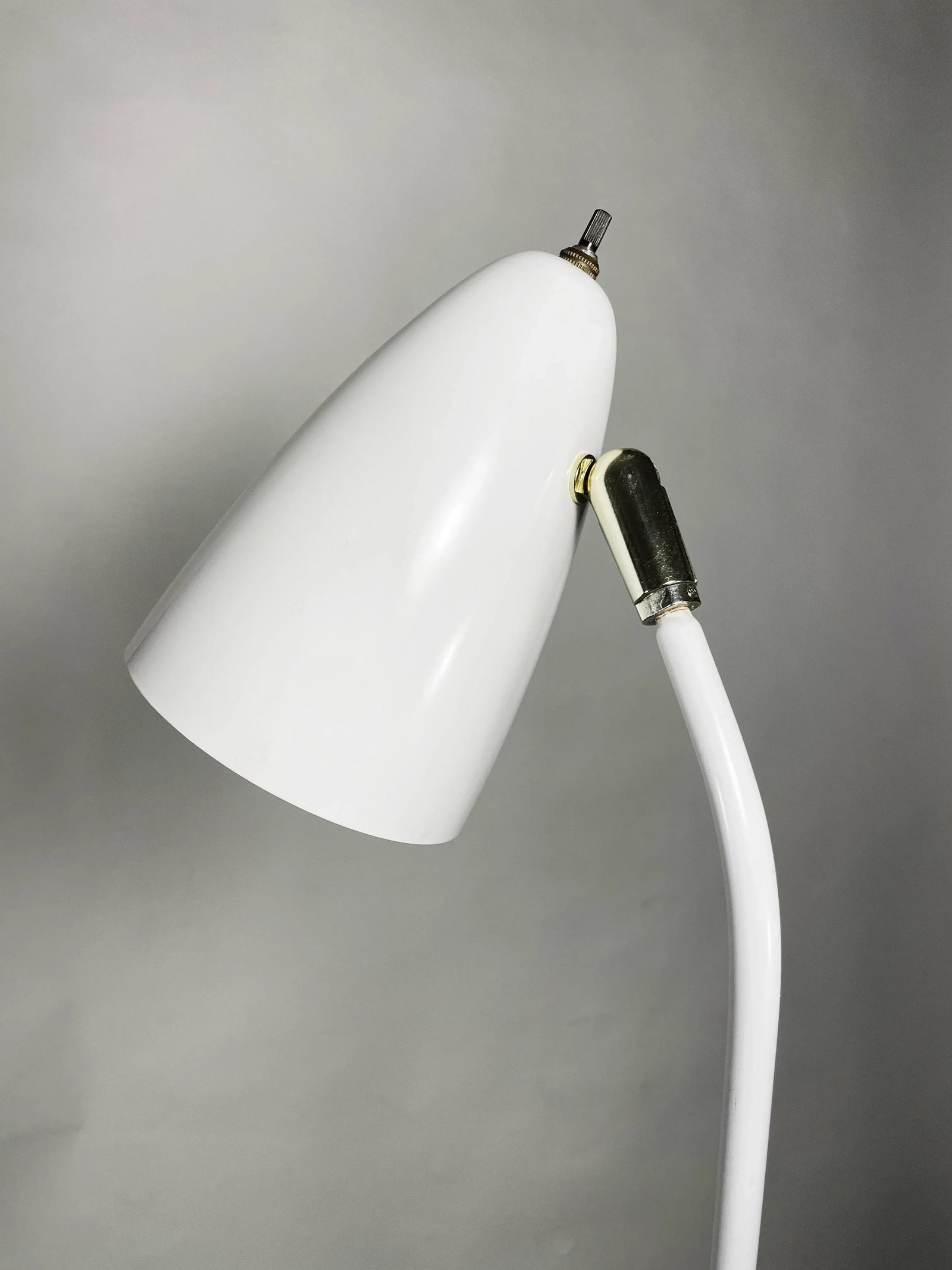 1950s Gerald Thurston Triennale Floor Lamp for Lightolier in White - 7