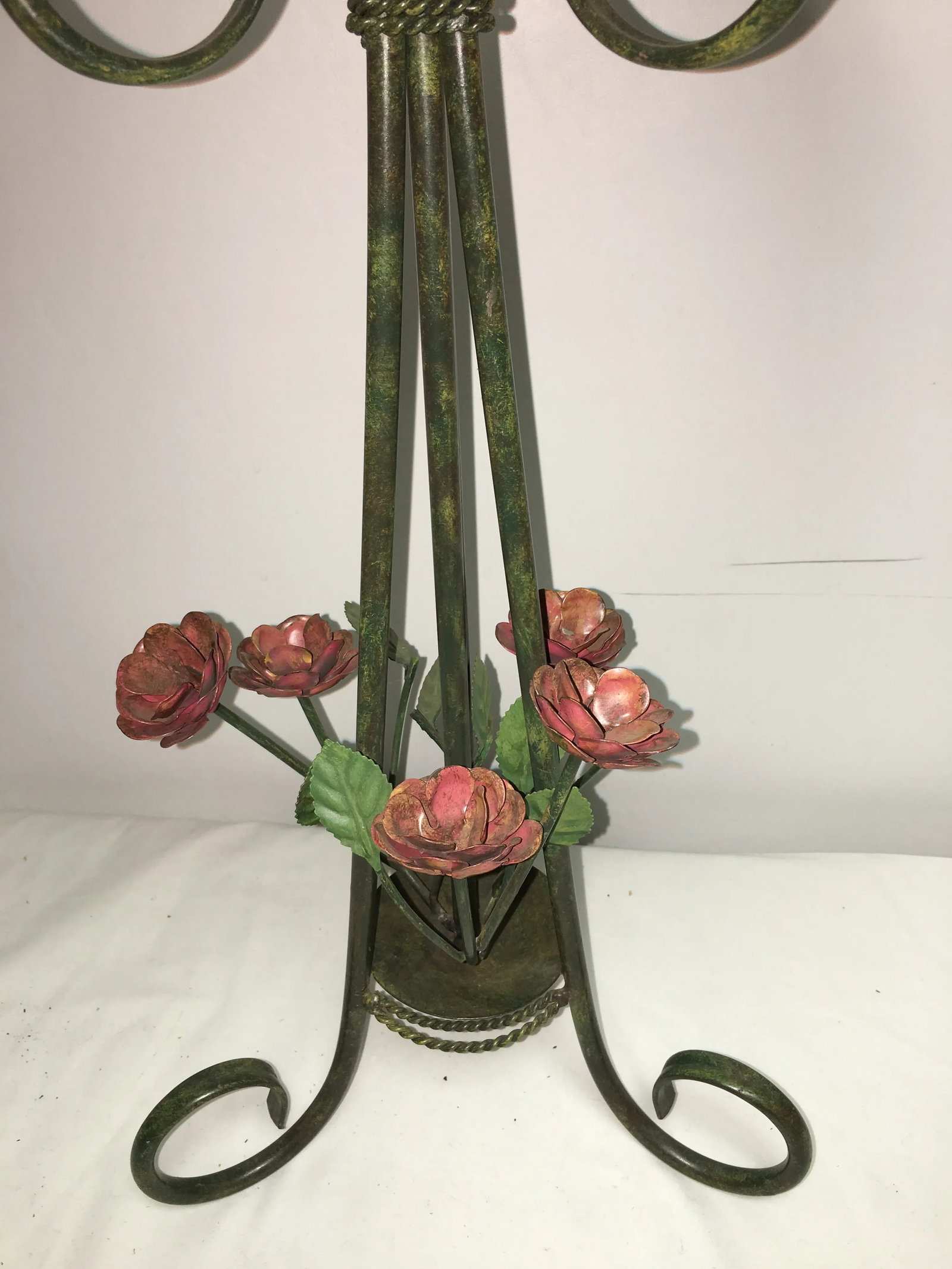 Floral Tole Table Lamp With Celery Green Shade - 7