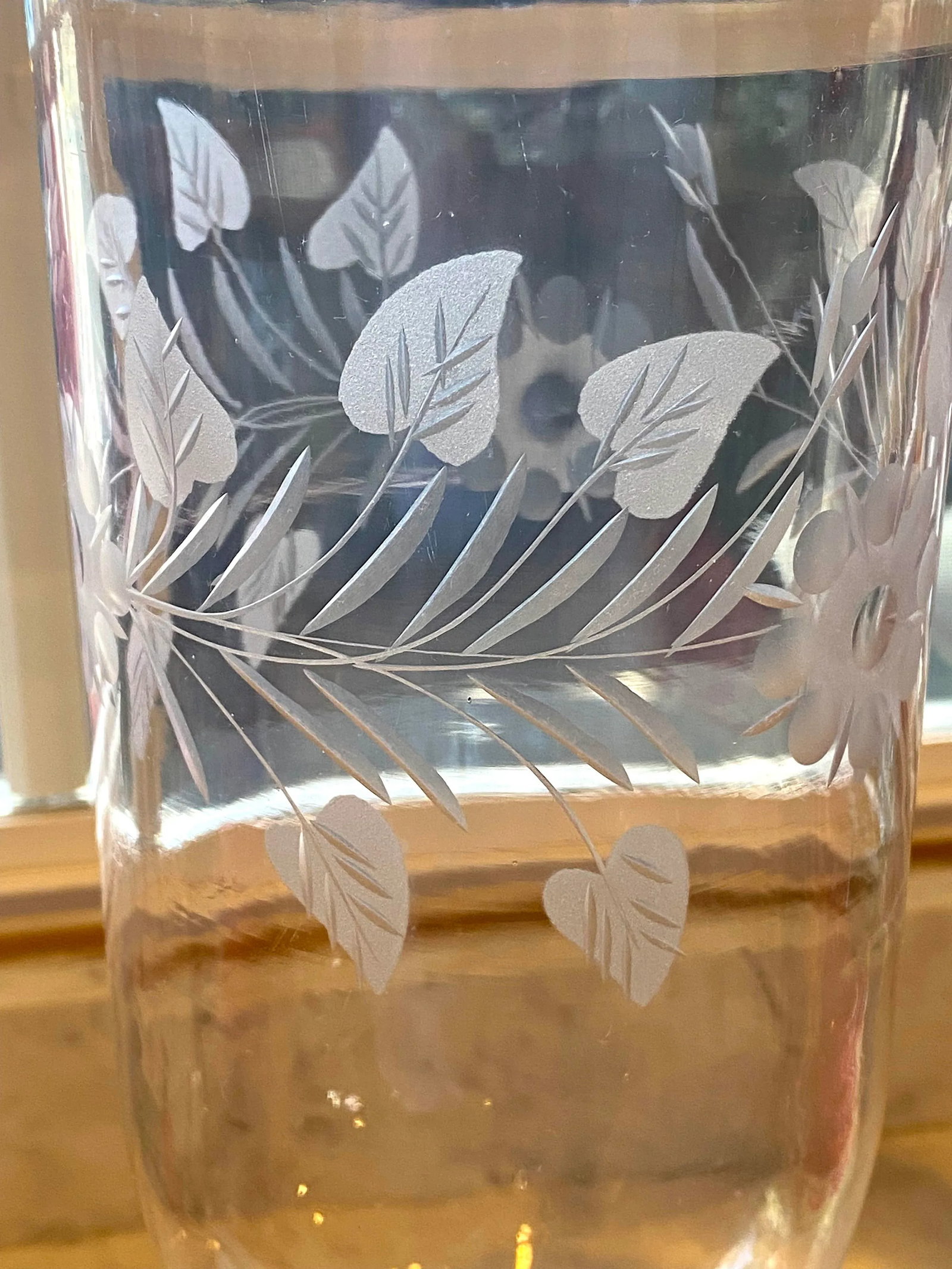 Early 20th Century Silver Plated & Etched Flowers & Leaves Glass Hurricane Candle Stick Lamp - 5