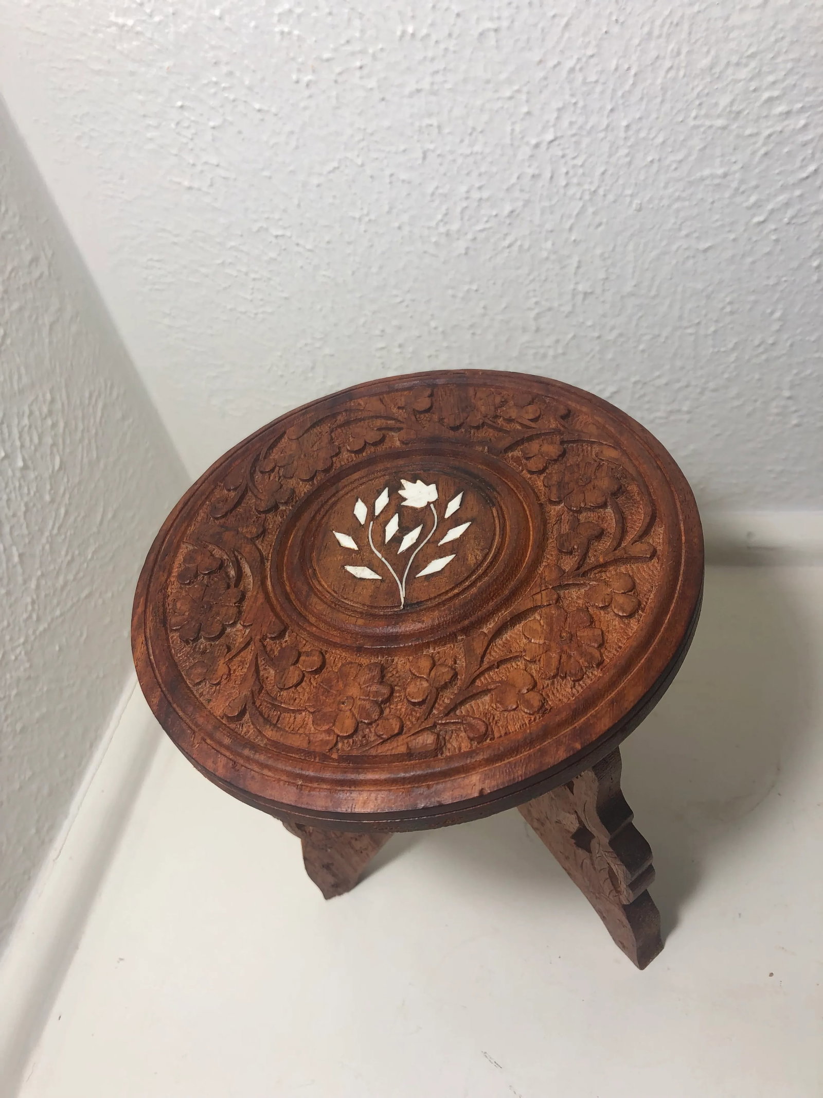 Mid-Century Anglo-Indian Small Hand Carved Floral Folding Table - 3