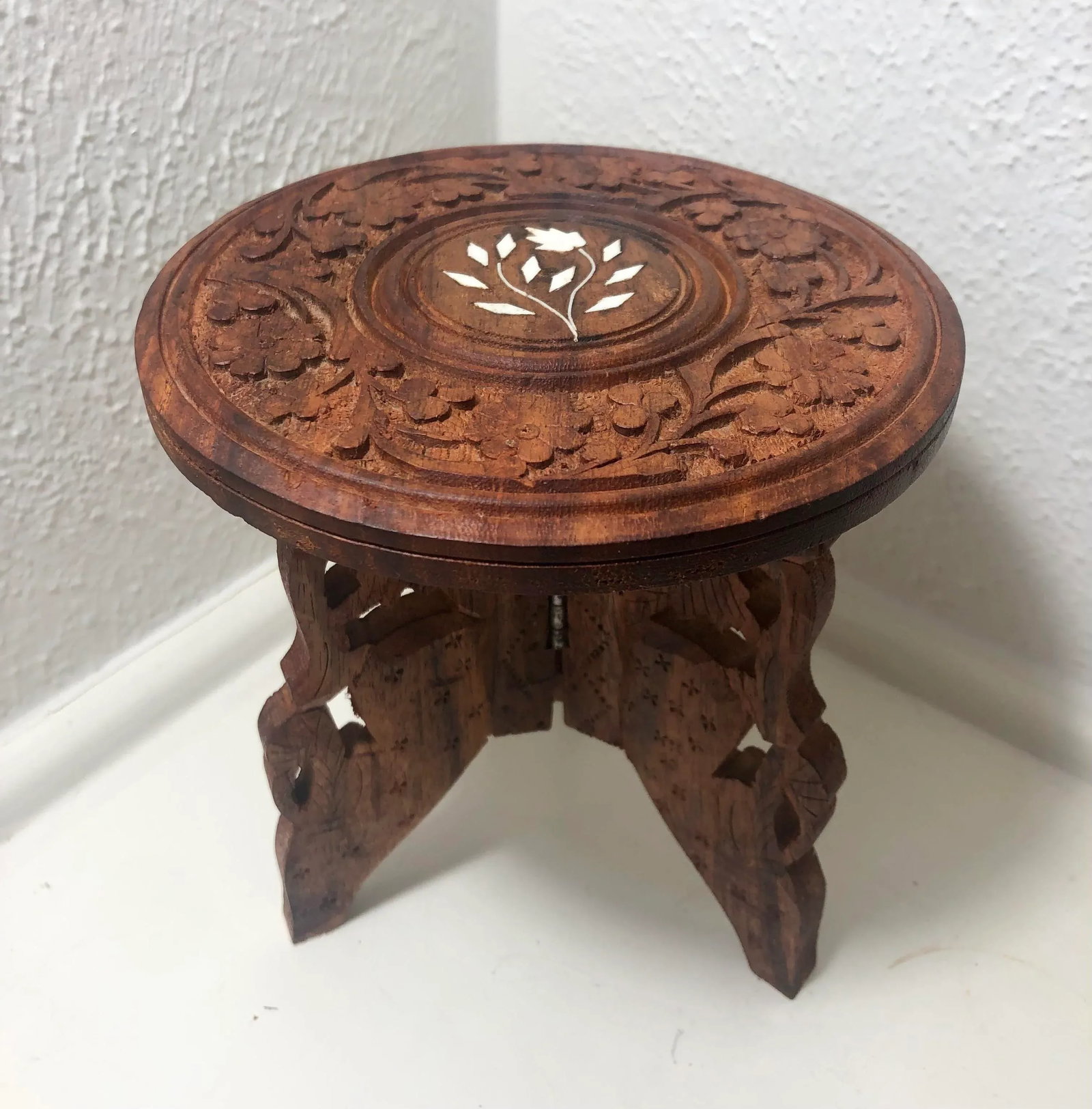 Mid-Century Anglo-Indian Small Hand Carved Floral Folding Table - 4