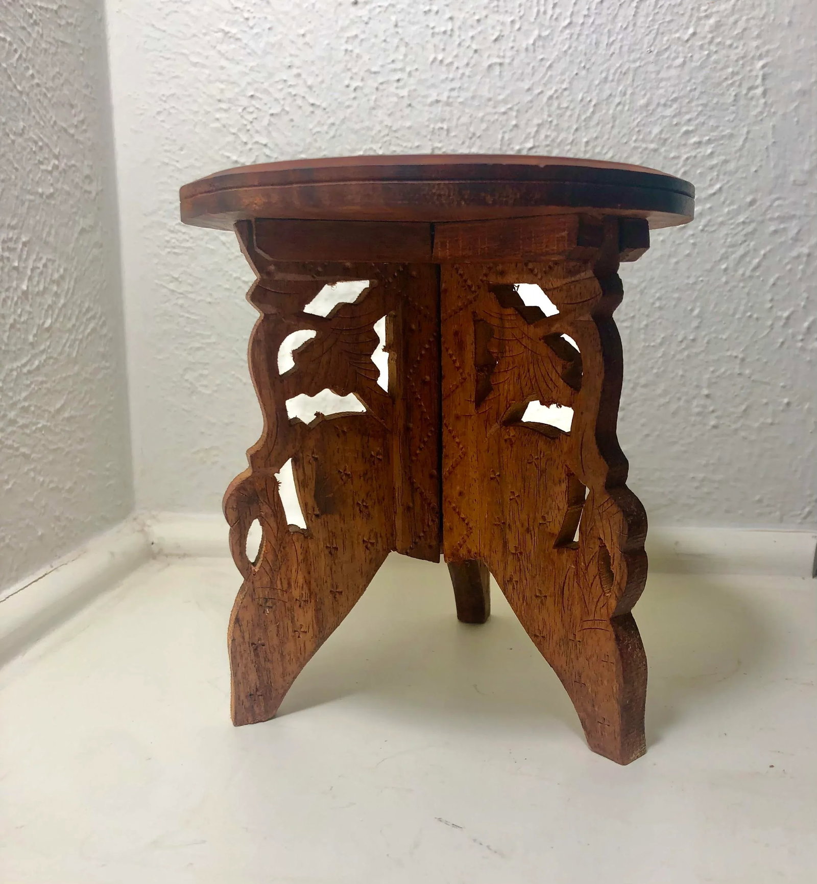 Mid-Century Anglo-Indian Small Hand Carved Floral Folding Table - 6