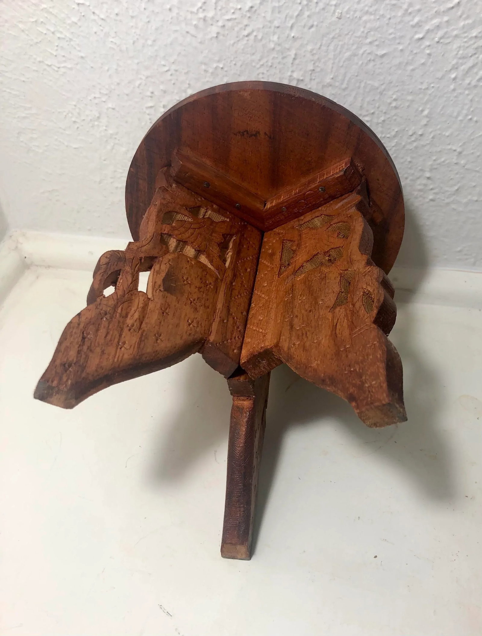 Mid-Century Anglo-Indian Small Hand Carved Floral Folding Table - 7