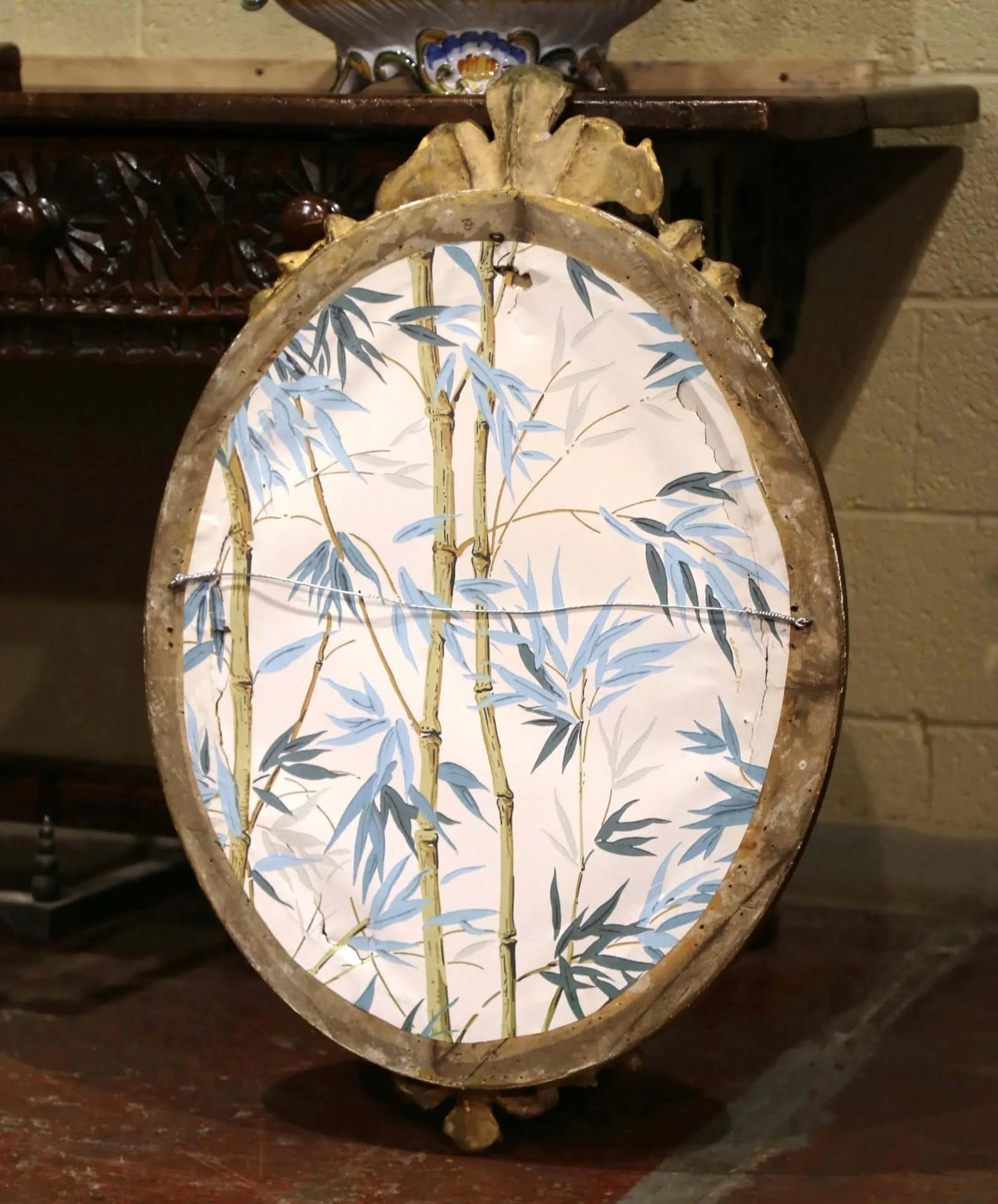 19th Century French Louis XV Oval Giltwood Mirror With Shell Decor - 7