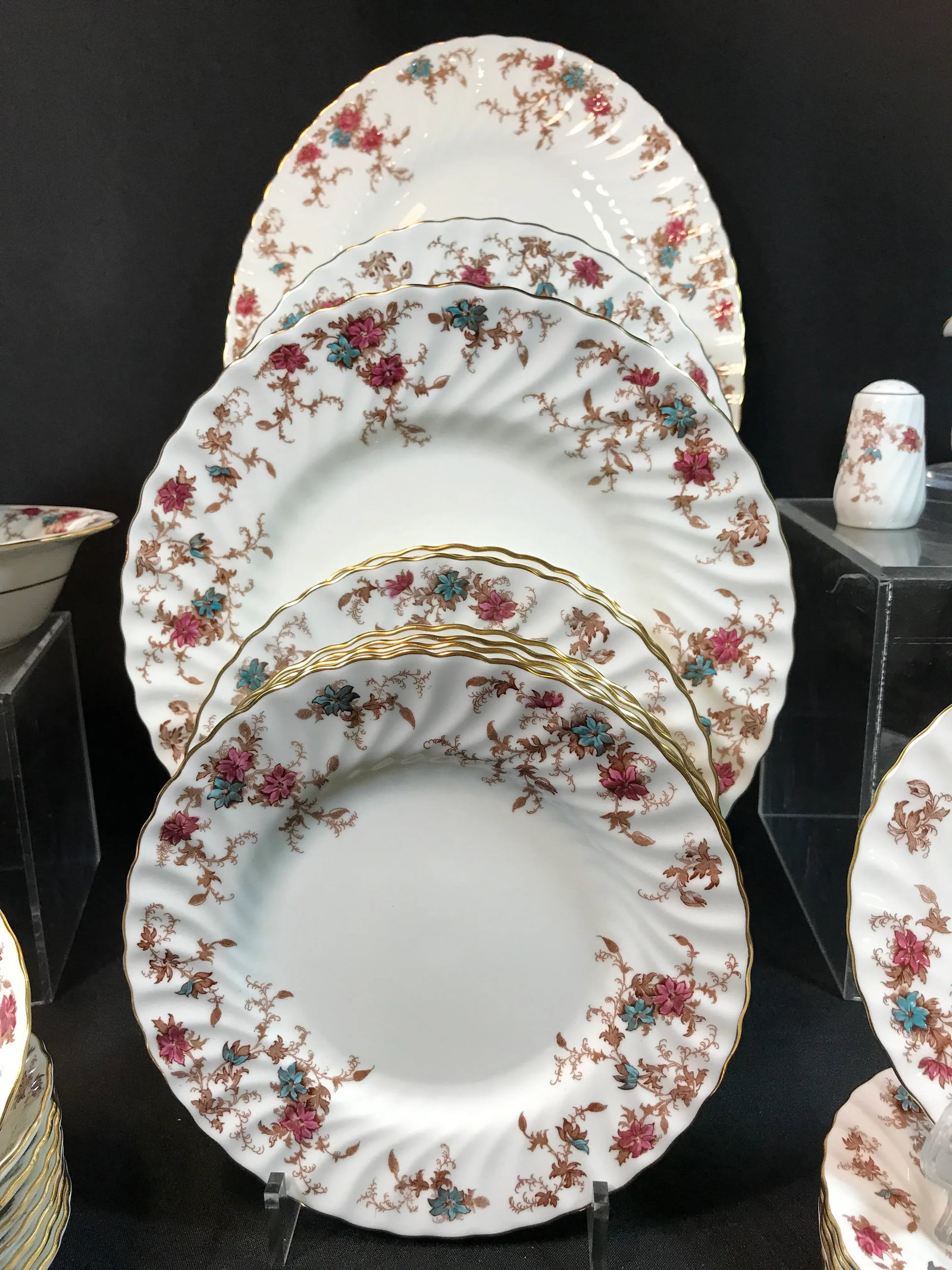 1950s Minton Ancestral Bone China Wreath Backstrap, 46 Pieces - 5