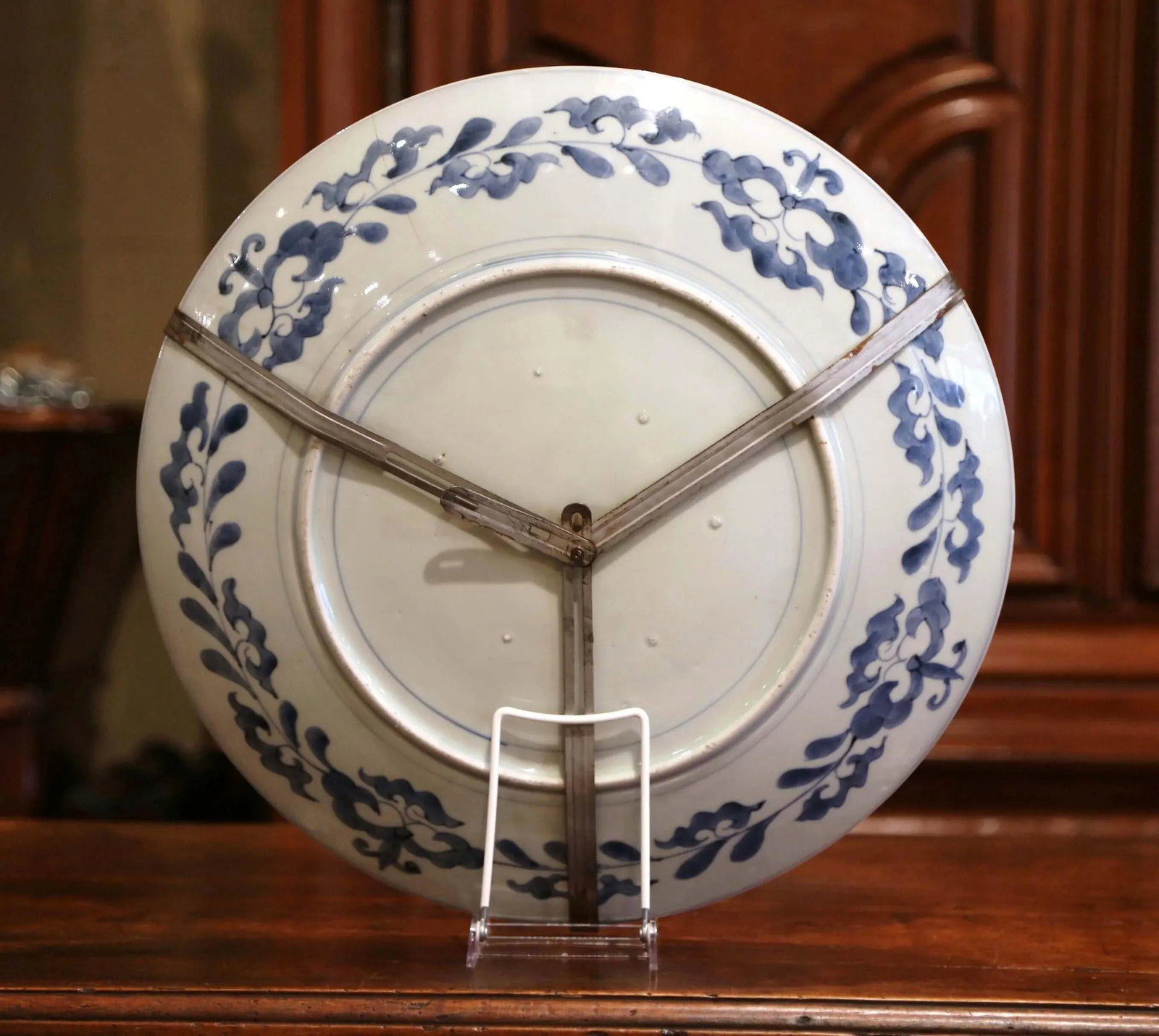 19th Century Japanese Hand Painted and Gilt Porcelain Ilmari Wall Charger - 7