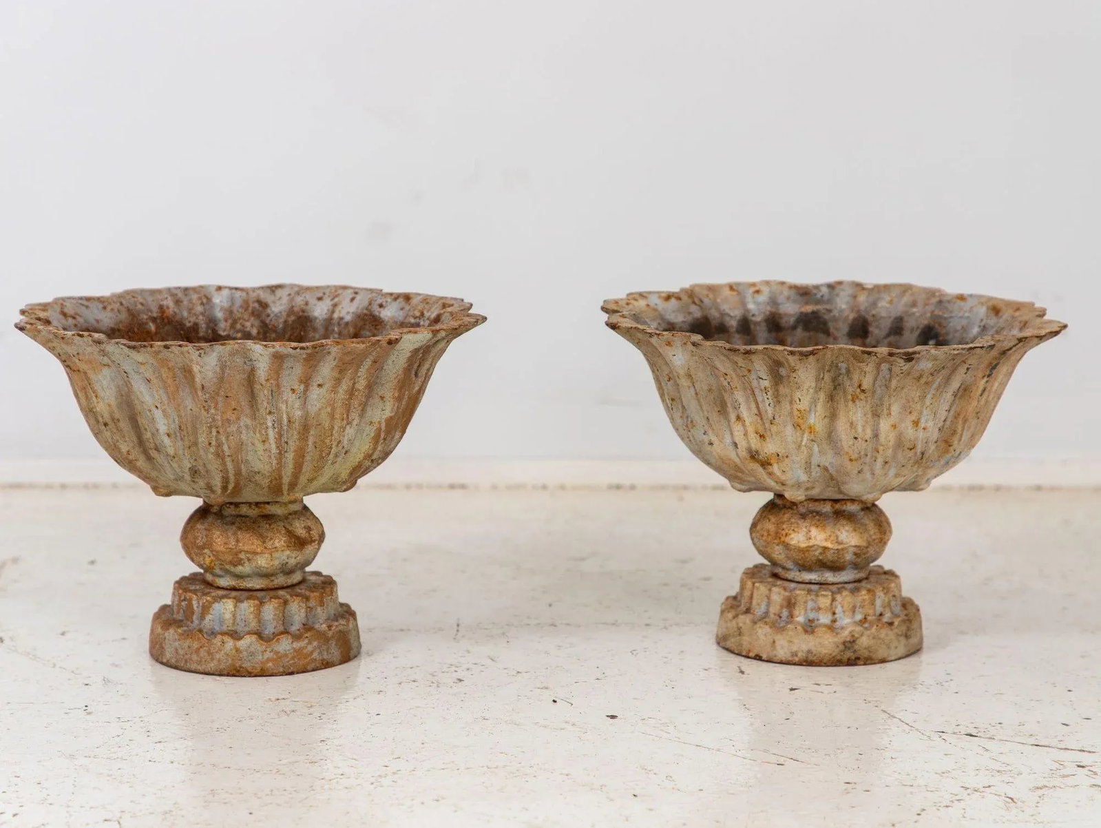 Pair of Verdigris Painted Iron Tazzas or Urns, English Late 20th Century - 3