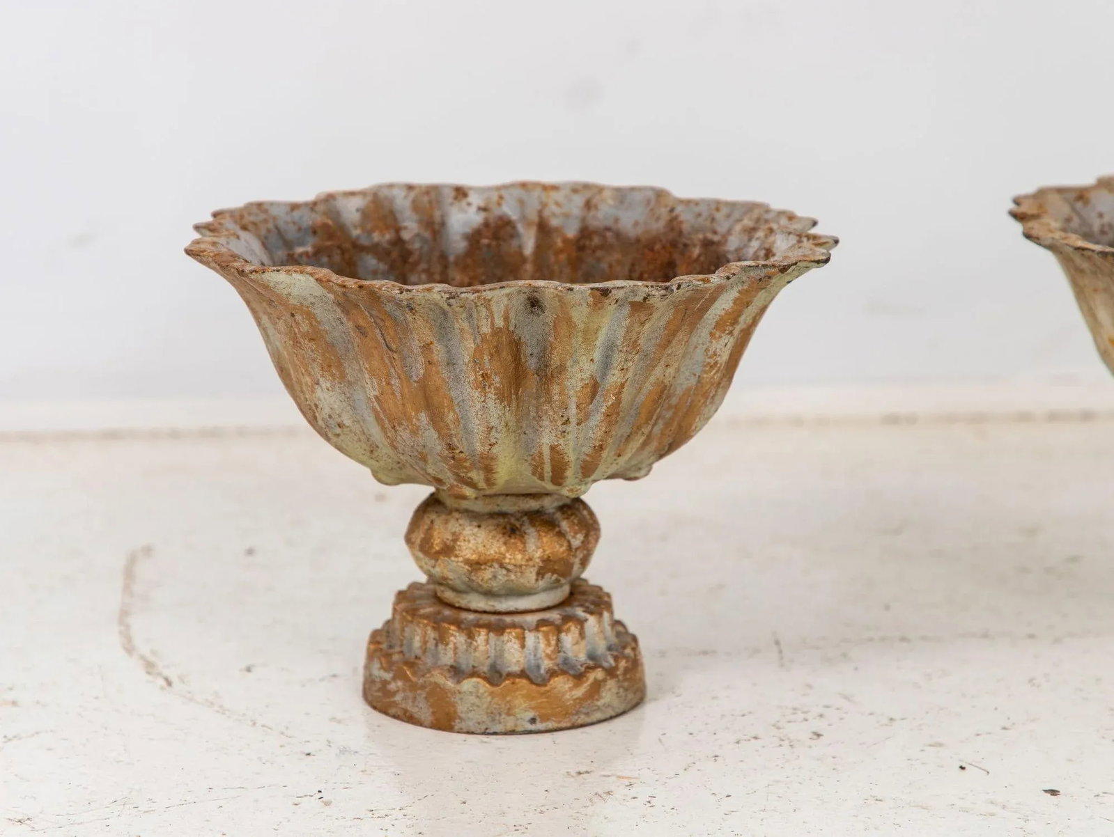 Pair of Verdigris Painted Iron Tazzas or Urns, English Late 20th Century - 4