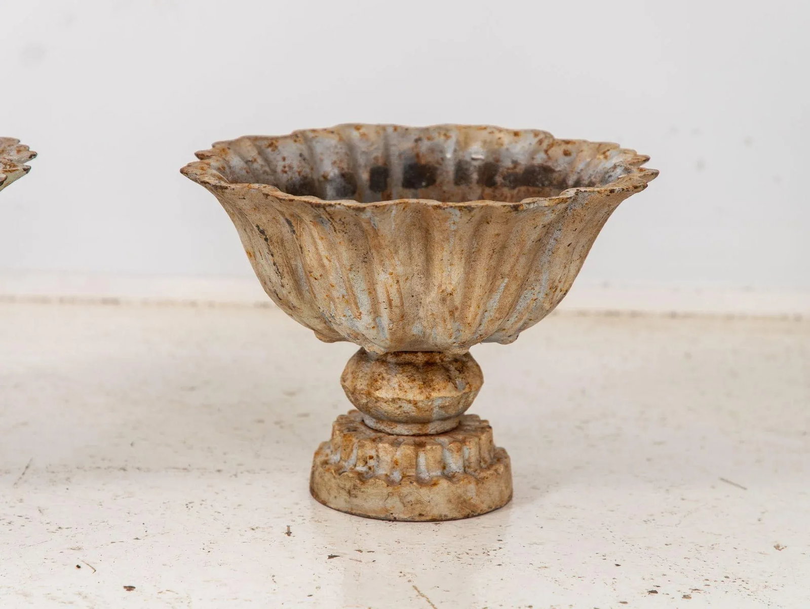 Pair of Verdigris Painted Iron Tazzas or Urns, English Late 20th Century - 5