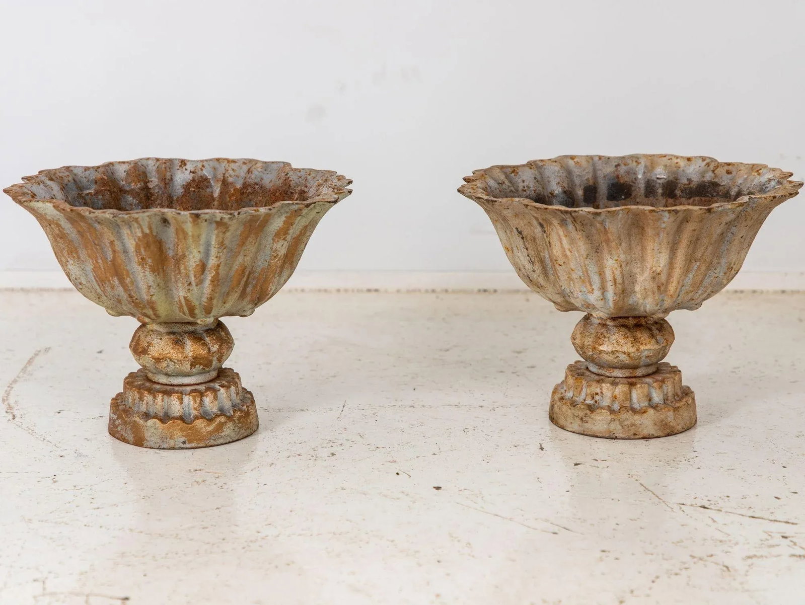 Pair of Verdigris Painted Iron Tazzas or Urns, English Late 20th Century - 6