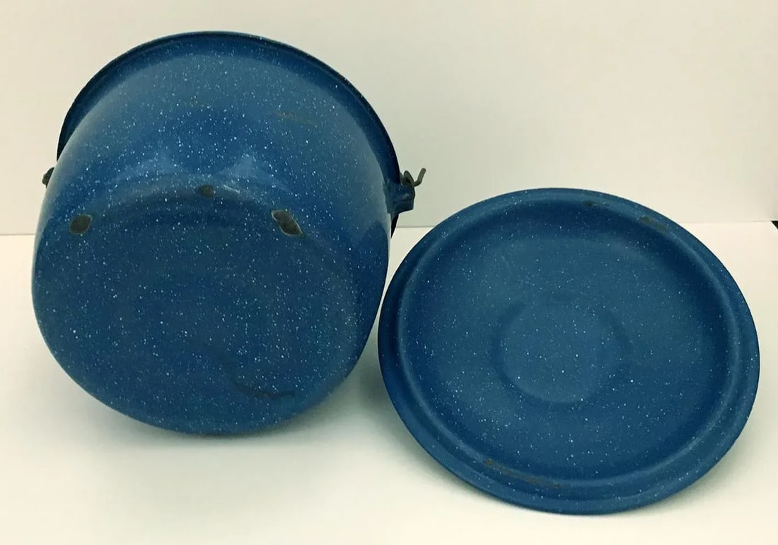 1950s Vintage Blue Enamelware Pot - 3