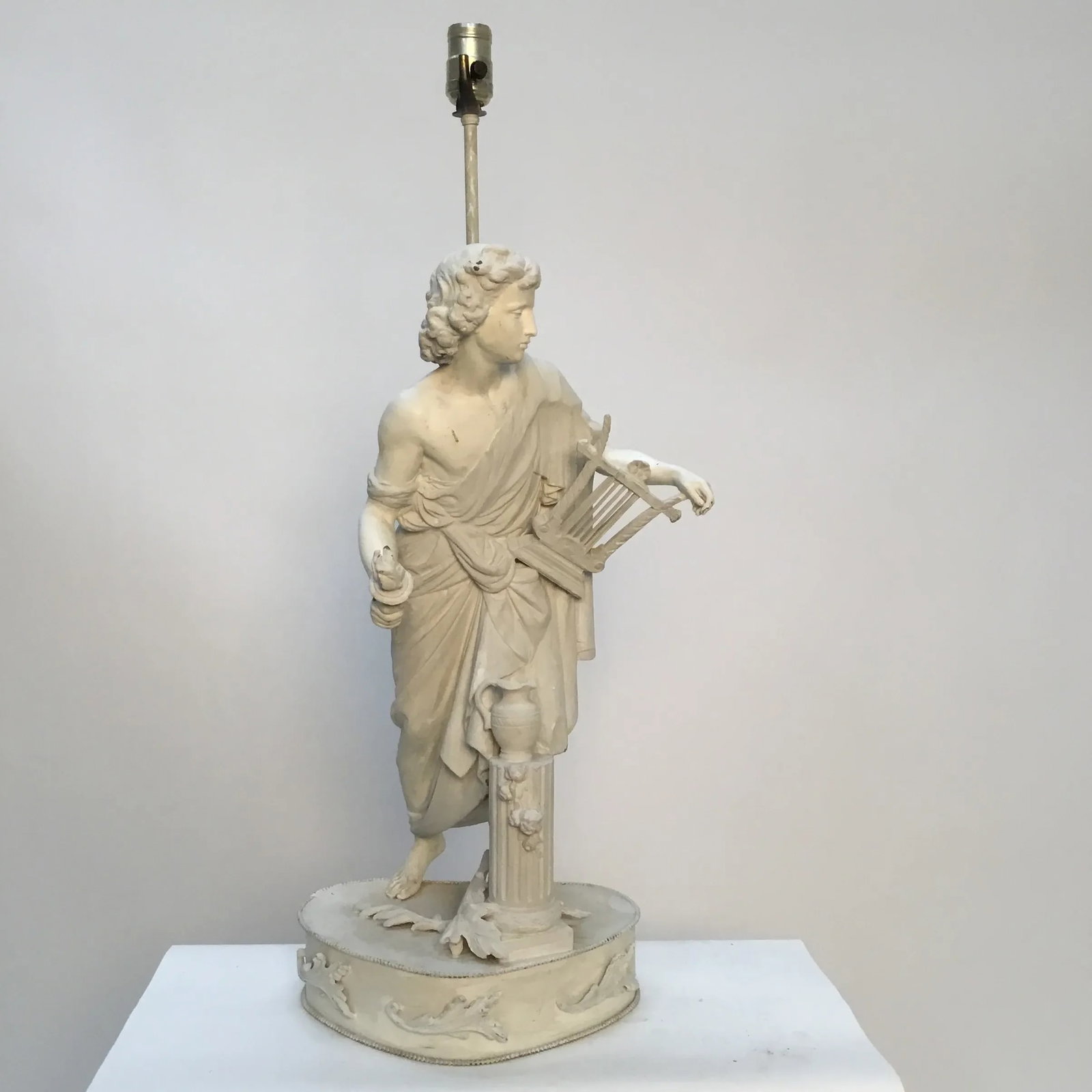 Vintage Classical Figure Sculptural Table Lamp - 11