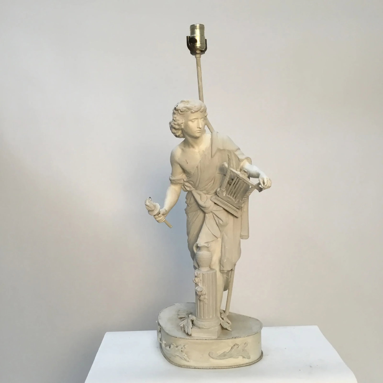 Vintage Classical Figure Sculptural Table Lamp - 2