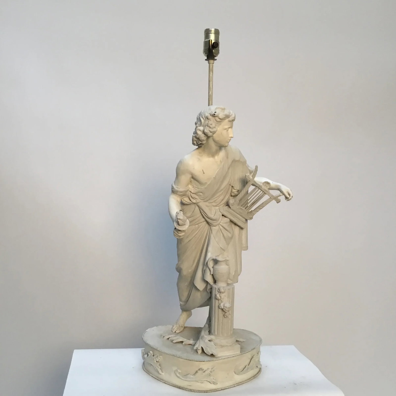Vintage Classical Figure Sculptural Table Lamp - 3