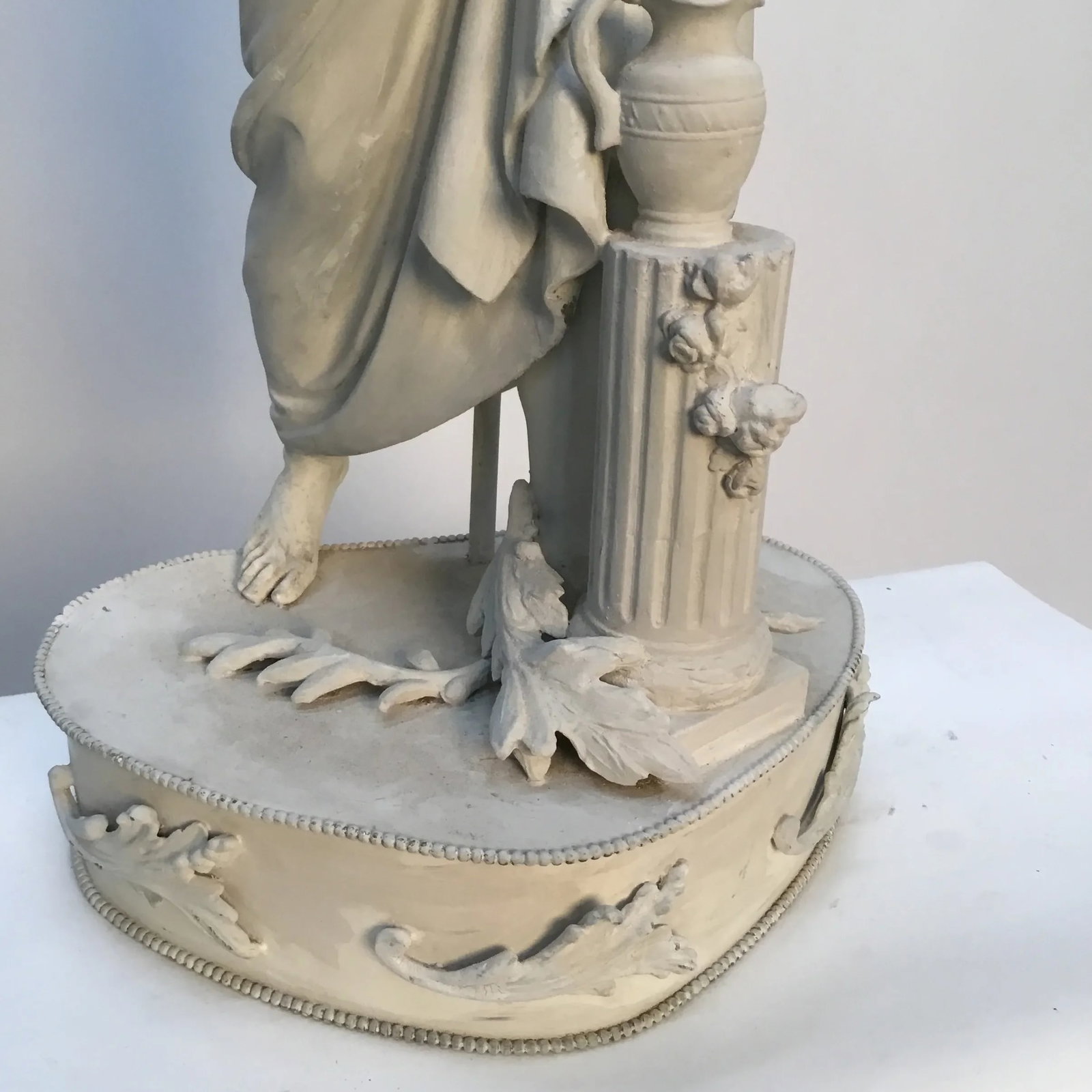 Vintage Classical Figure Sculptural Table Lamp - 6