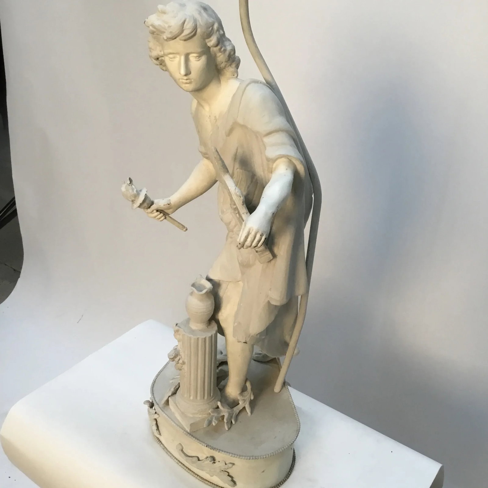 Vintage Classical Figure Sculptural Table Lamp - 7