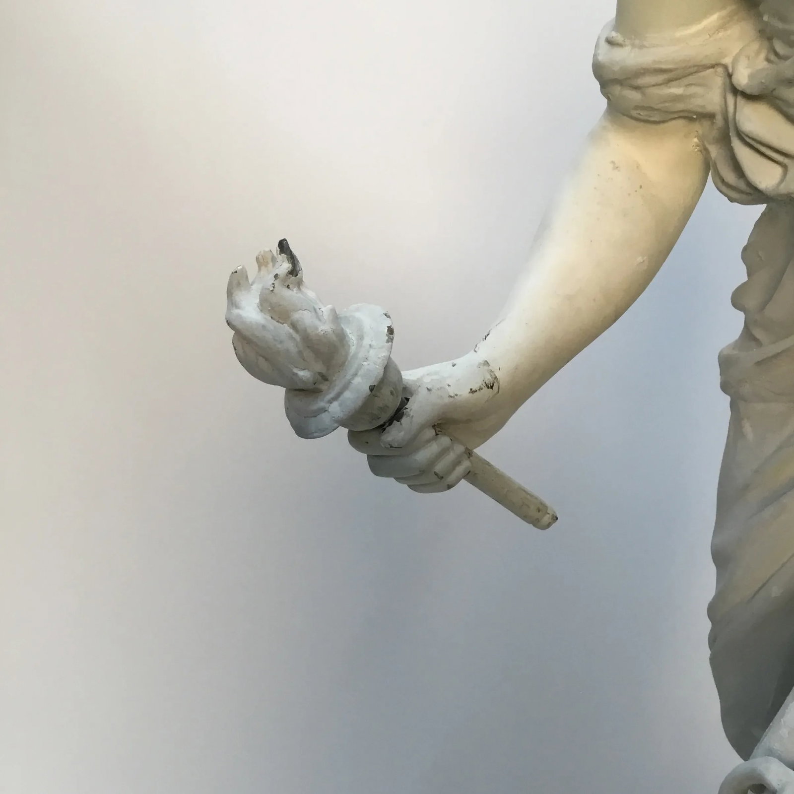 Vintage Classical Figure Sculptural Table Lamp - 9