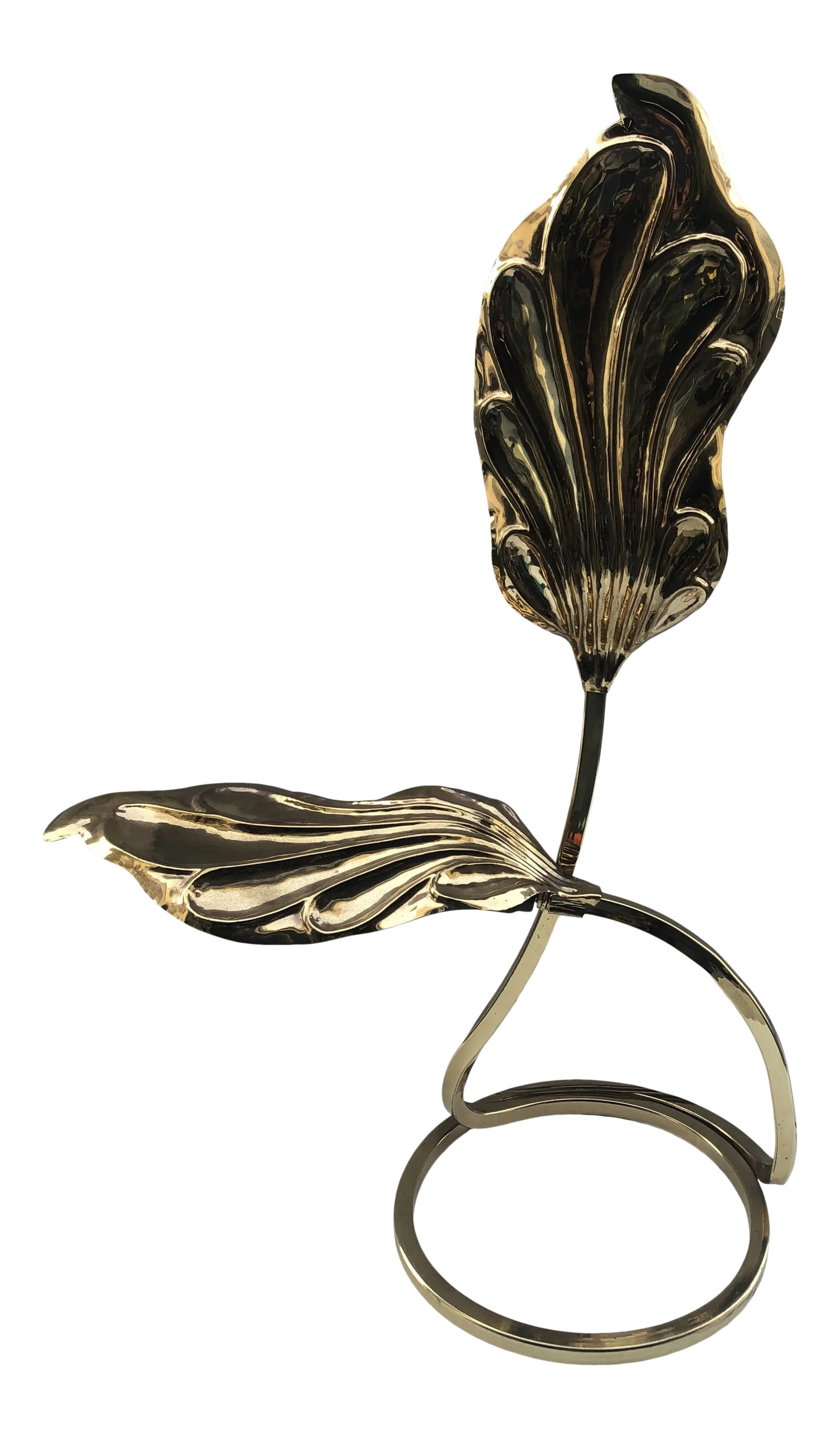 Brass Leaf Desk Lamp: Great vintage 1970s Chapman brass leaf table lamp in good condition. Has minor tarnishing but in great working condition. Very Delicate and Elegant look. Condition: Alterations: Original Condition Una